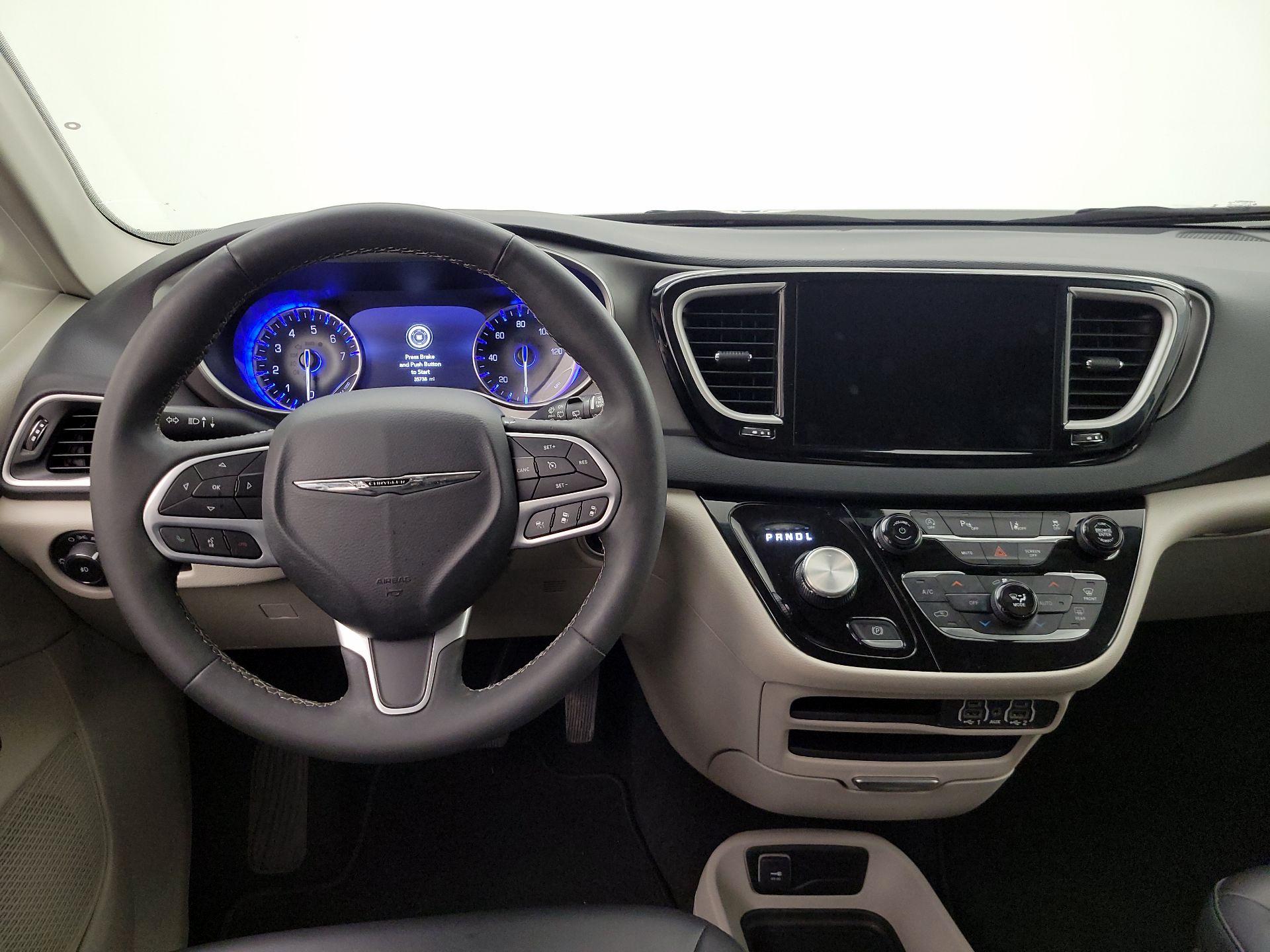 Thumbnail: 2023 Chrysler Pacifica - 10