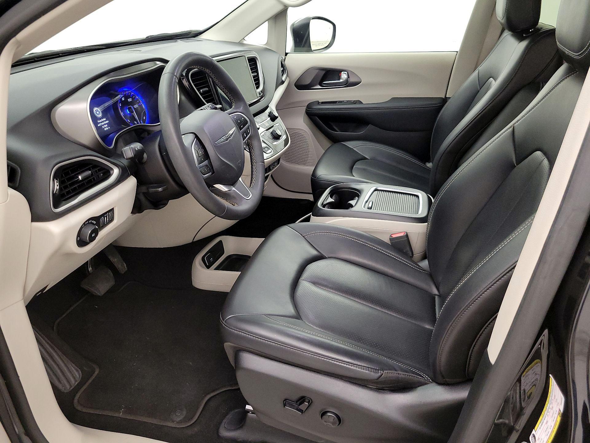 Thumbnail: 2023 Chrysler Pacifica - 11