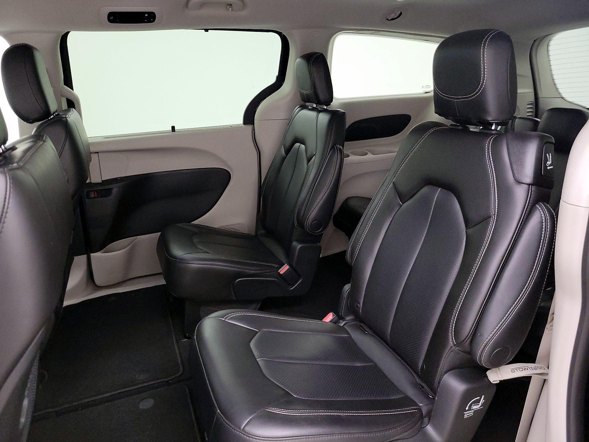 Thumbnail: 2023 Chrysler Pacifica - 19