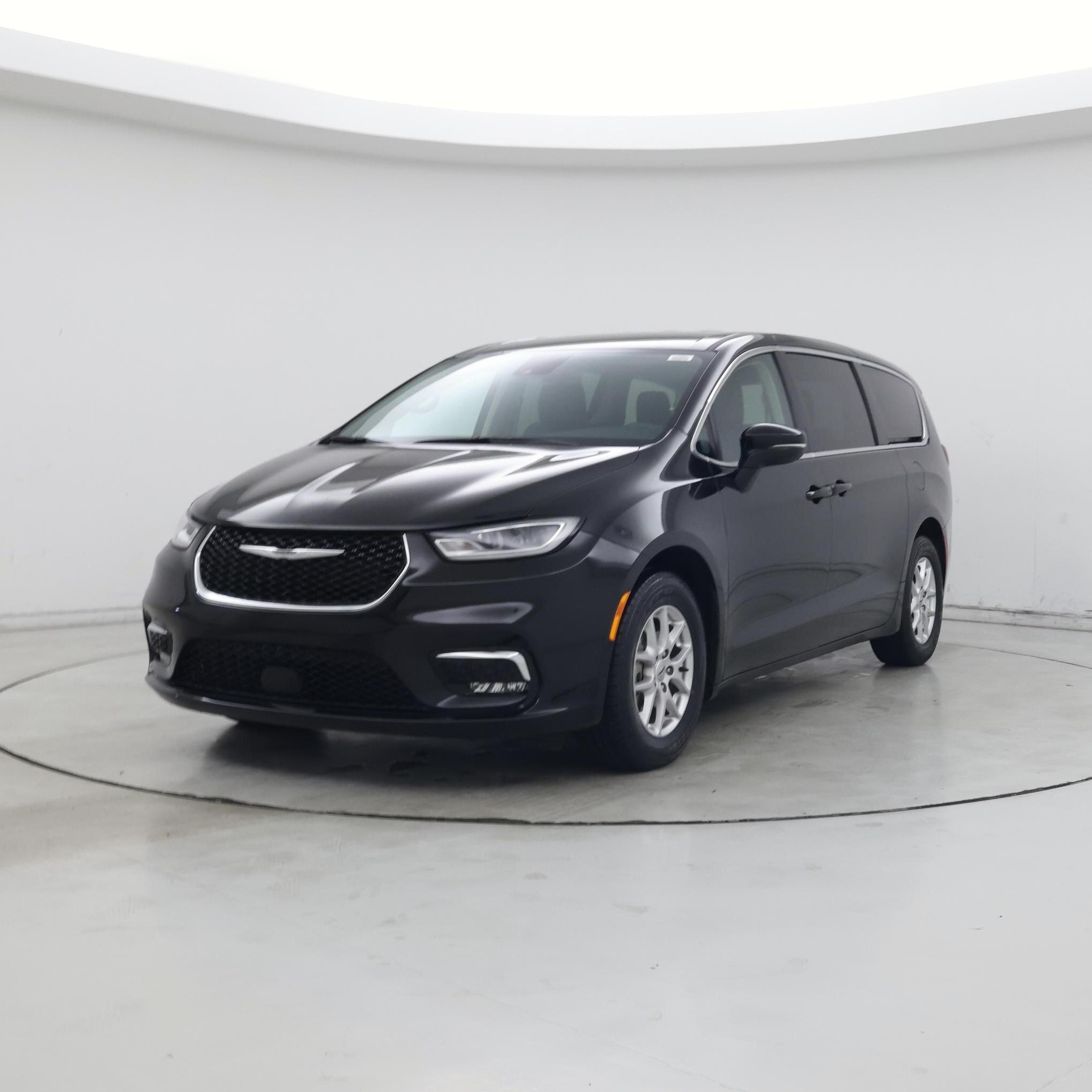 Thumbnail: 2023 Chrysler Pacifica - 4