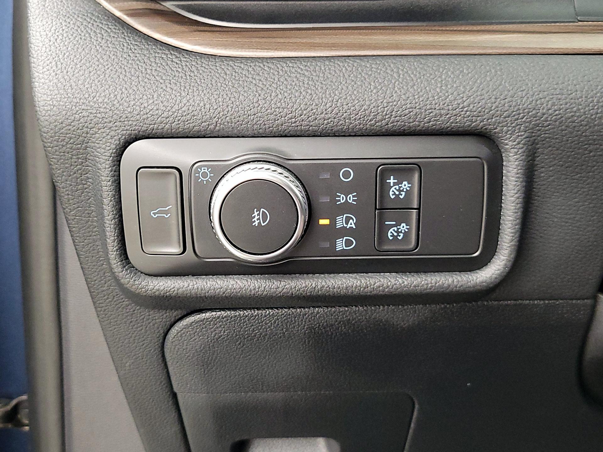 Thumbnail: 2020 Ford Explorer - 13