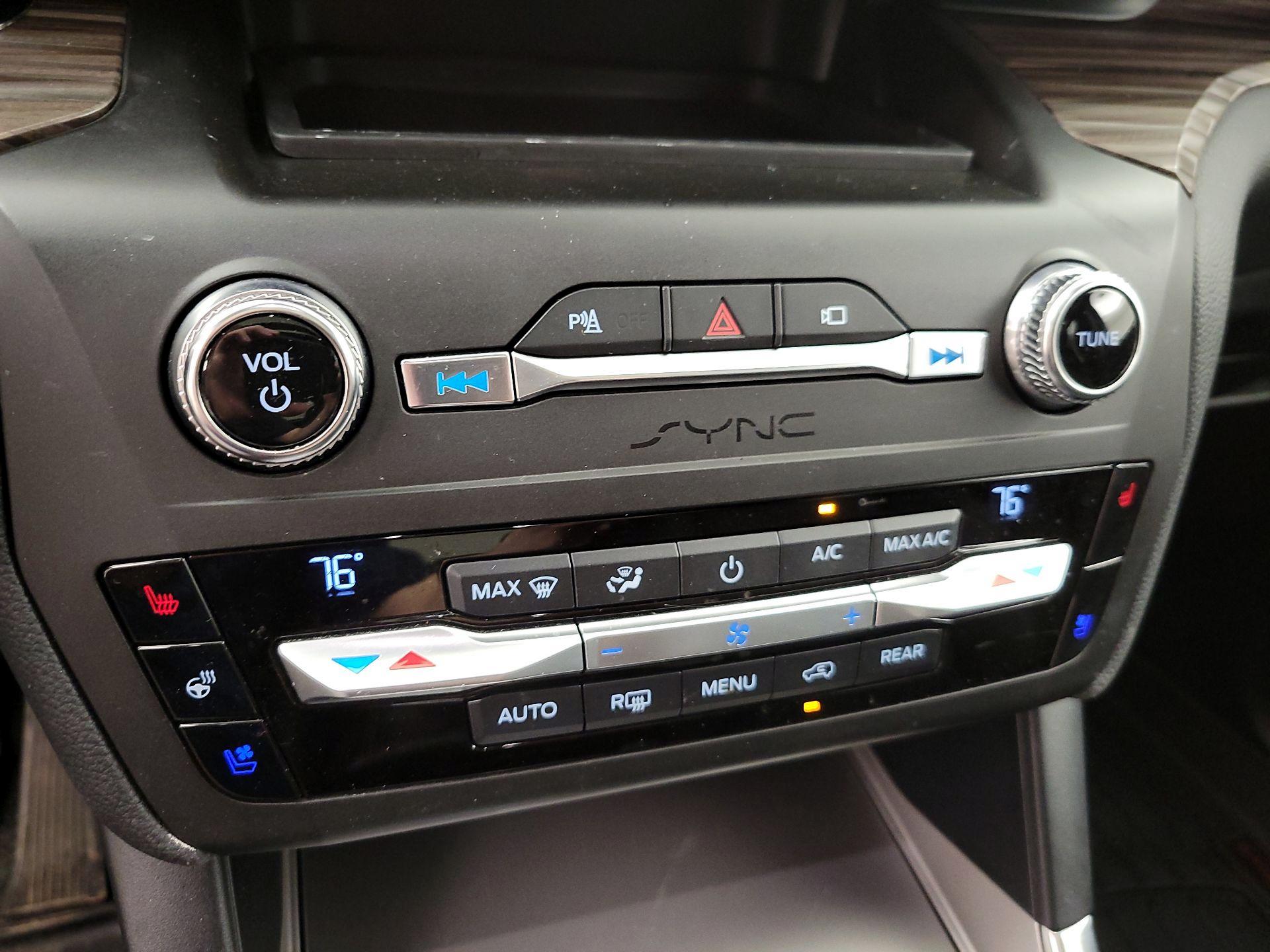 Thumbnail: 2020 Ford Explorer - 17