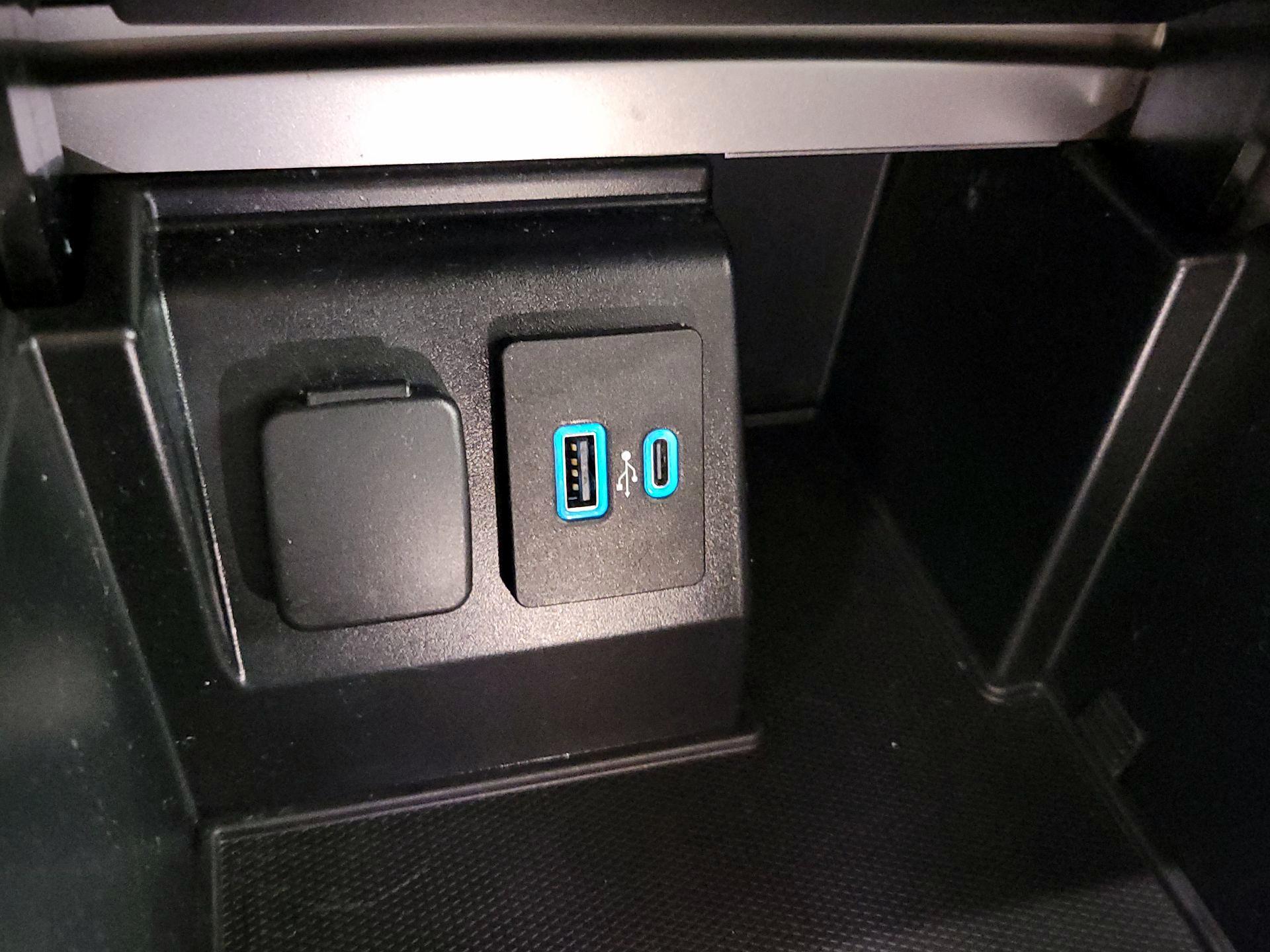 Thumbnail: 2020 Ford Explorer - 19