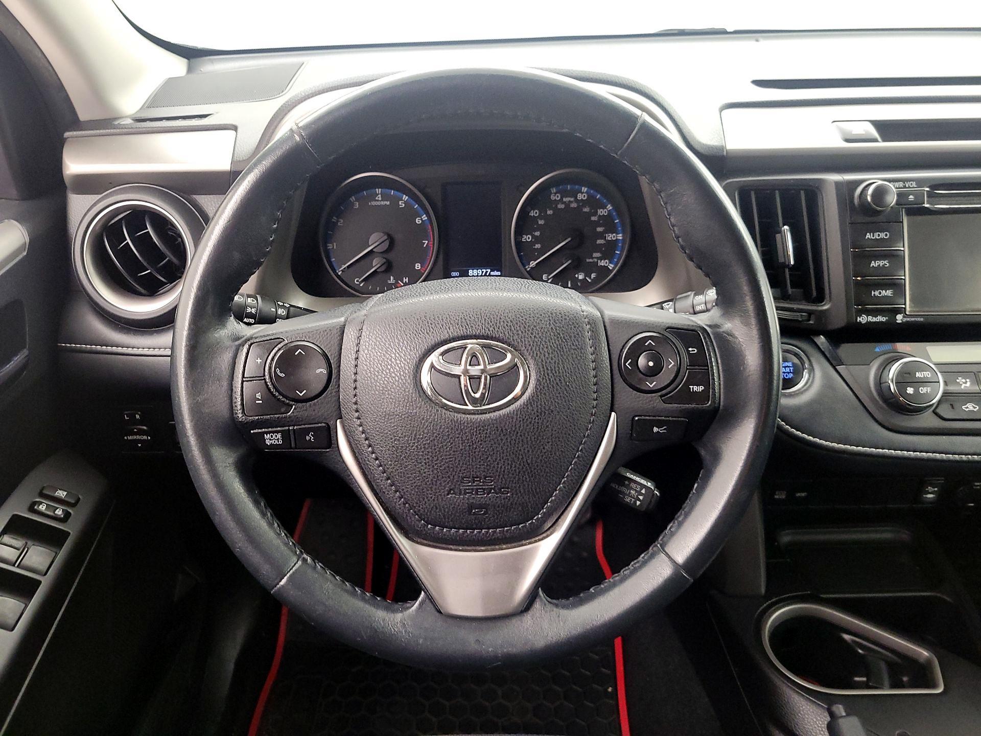 Thumbnail: 2018 Toyota RAV4 - 10
