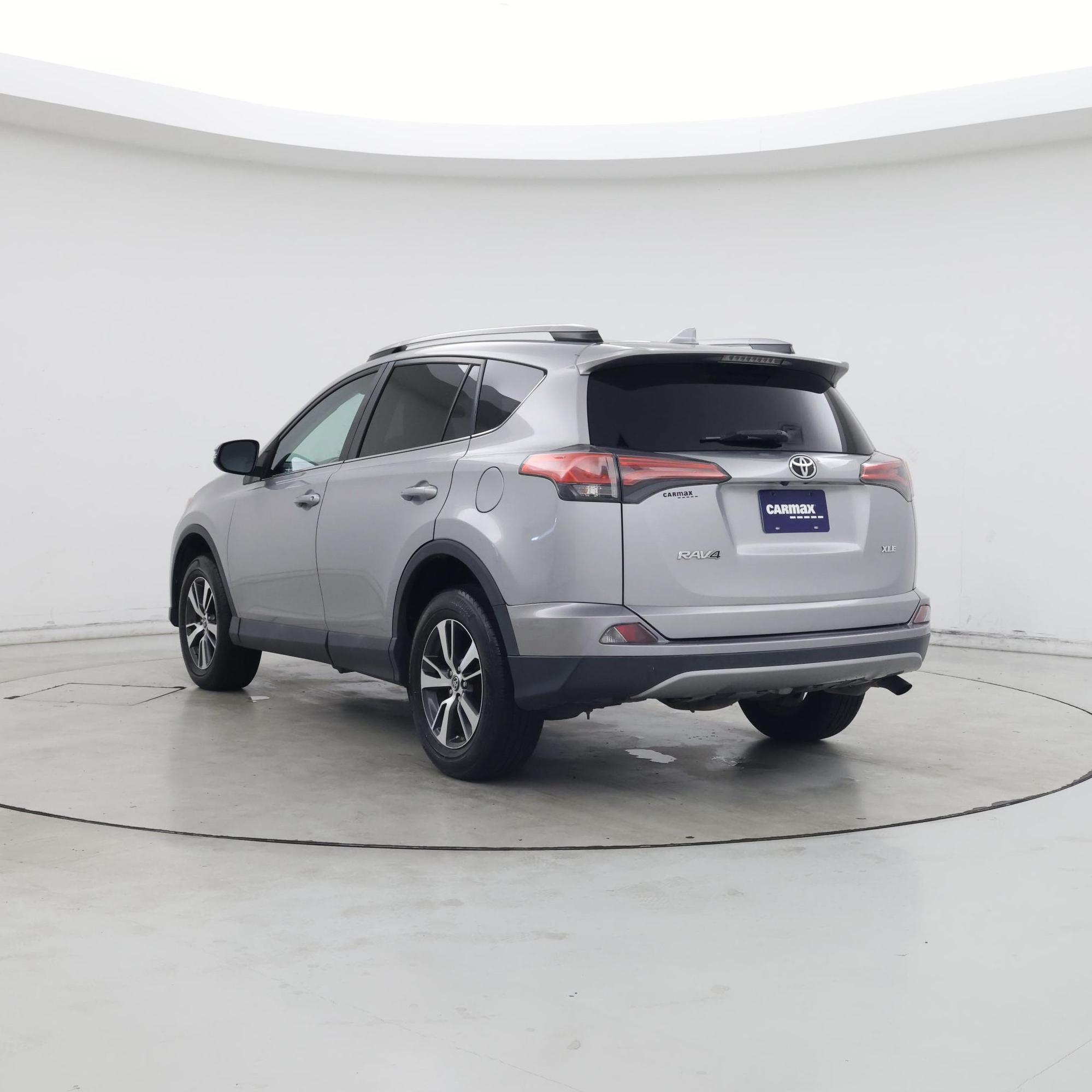 Thumbnail: 2018 Toyota RAV4 - 2