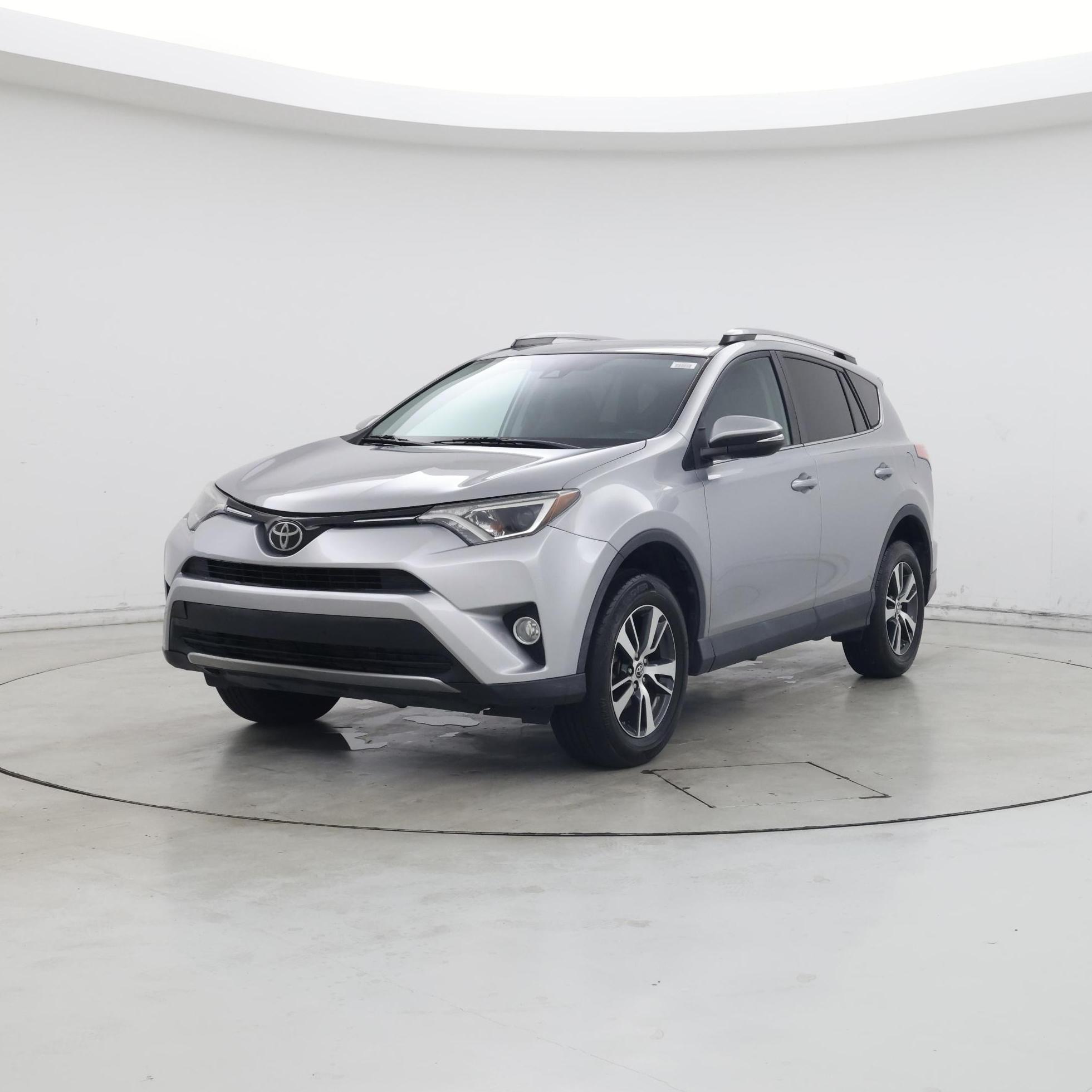 Thumbnail: 2018 Toyota RAV4 - 4