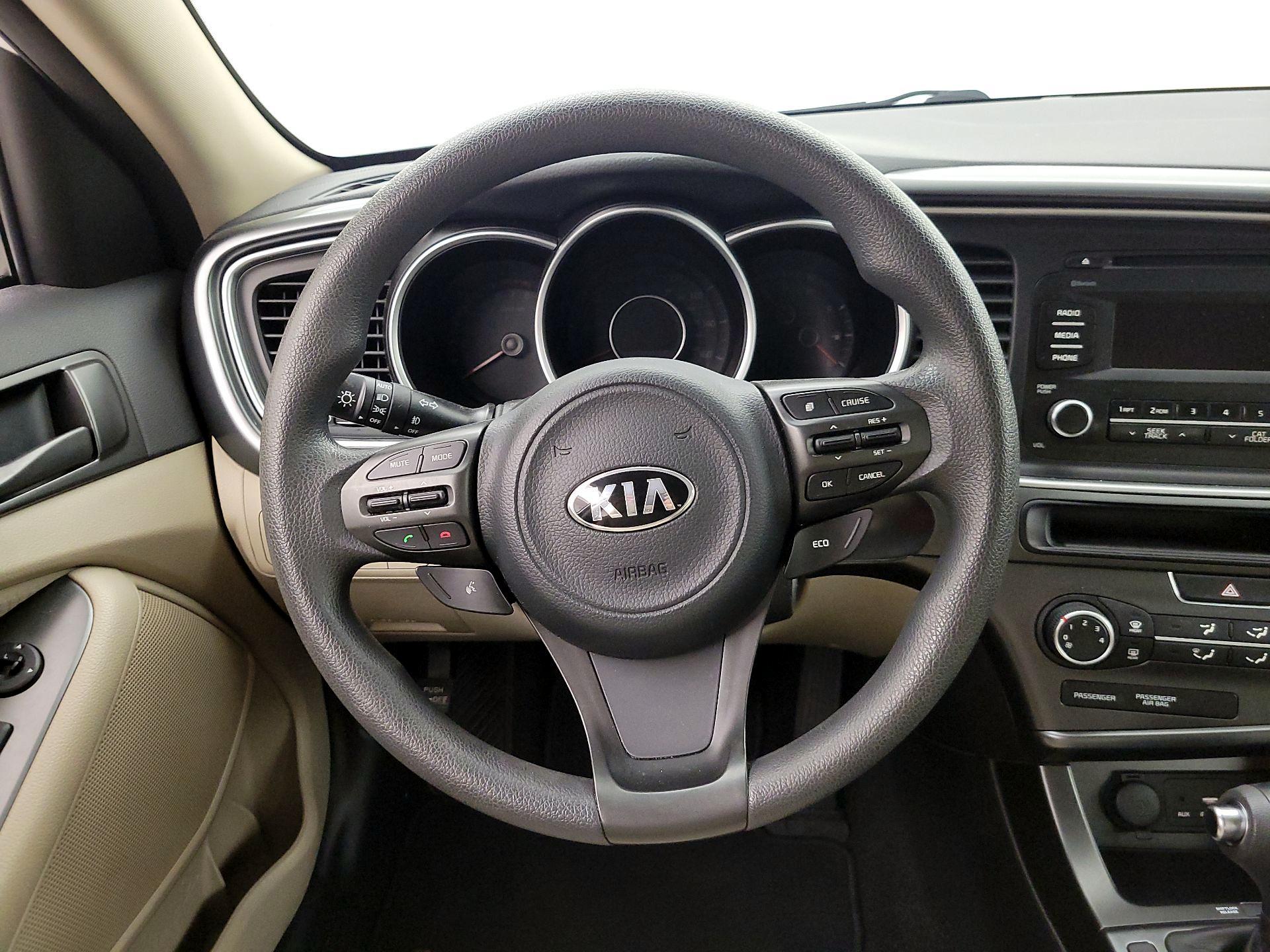 Thumbnail: 2015 Kia Optima - 10