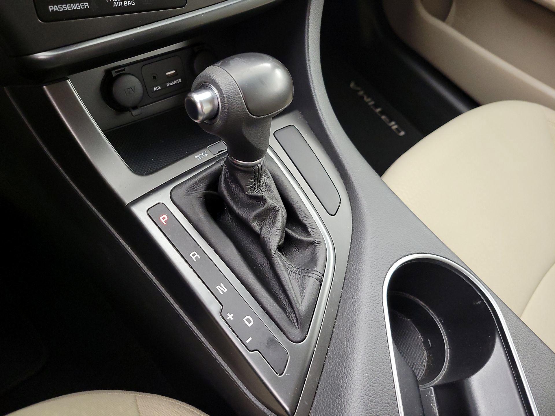 Thumbnail: 2015 Kia Optima - 16