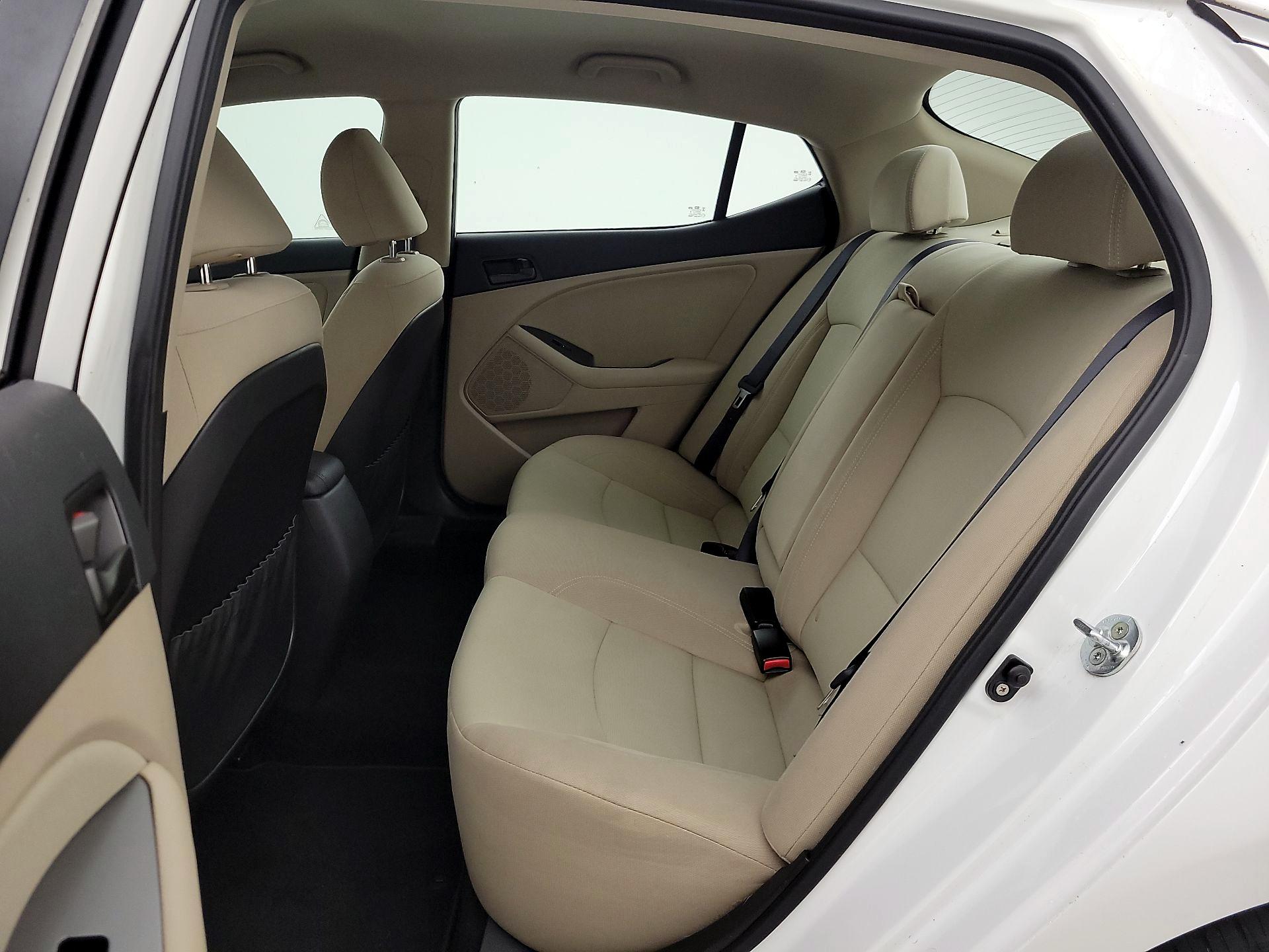 Thumbnail: 2015 Kia Optima - 18