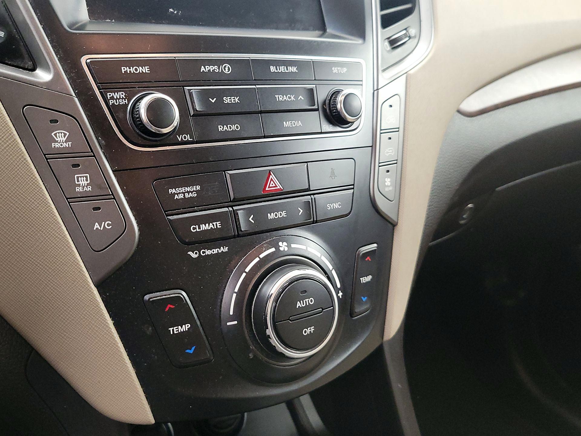Thumbnail: 2018 Hyundai Santa Fe - 16