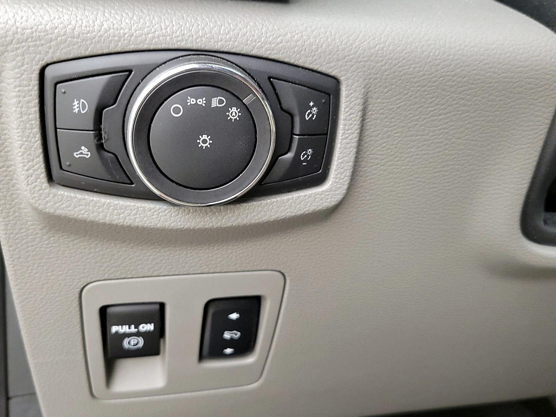 Thumbnail: 2016 Ford F-150 - 13