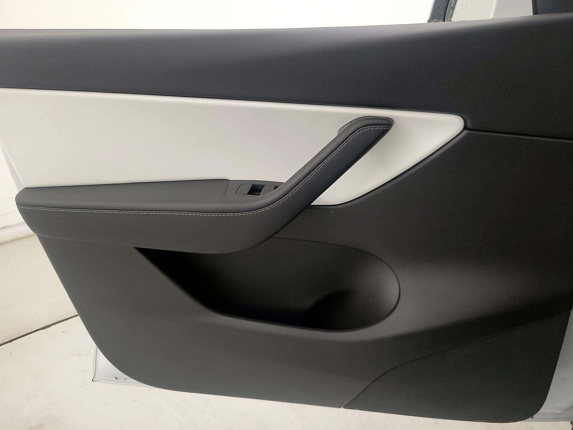 Thumbnail: 2021 Tesla Model Y - 12