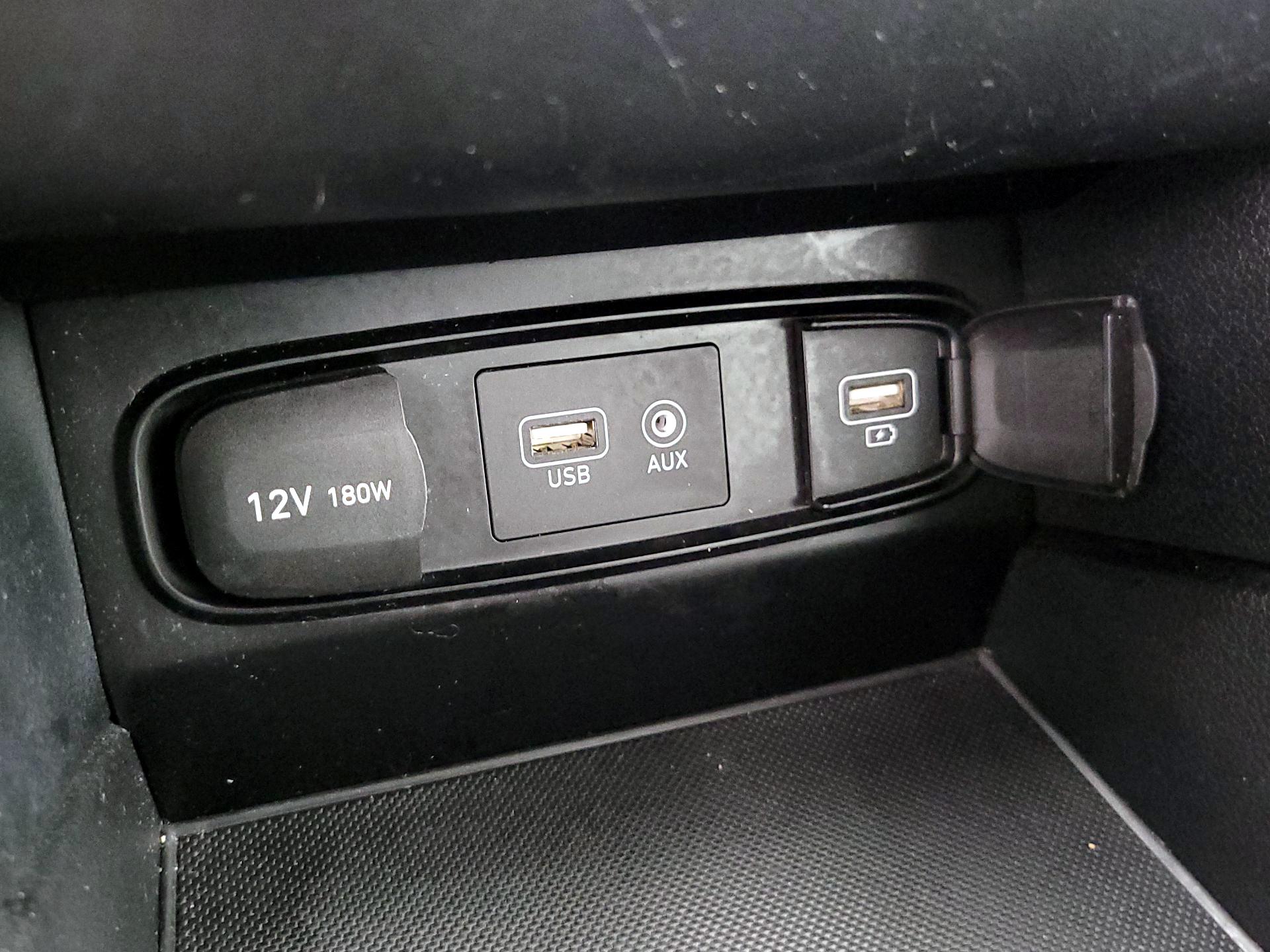 Thumbnail: 2019 Hyundai Santa Fe - 18