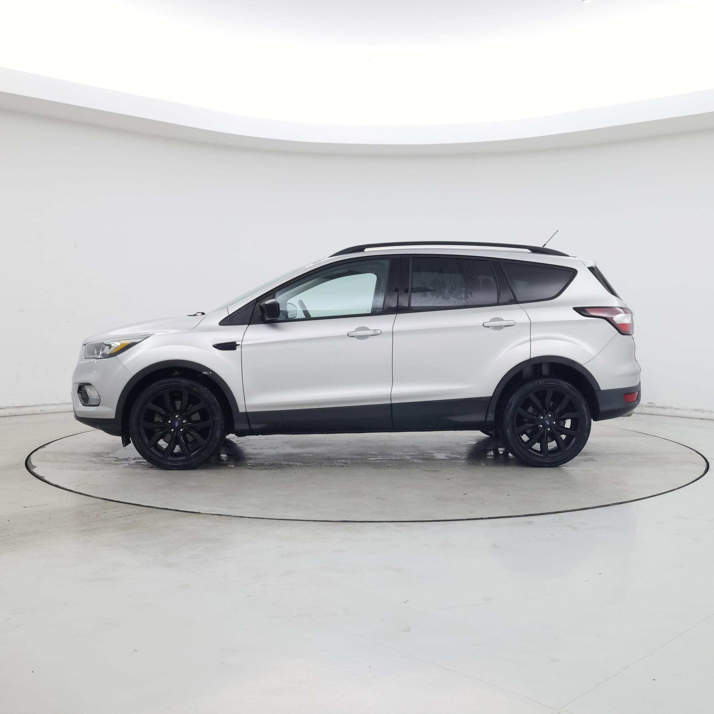 Thumbnail: 2017 Ford Escape - 3