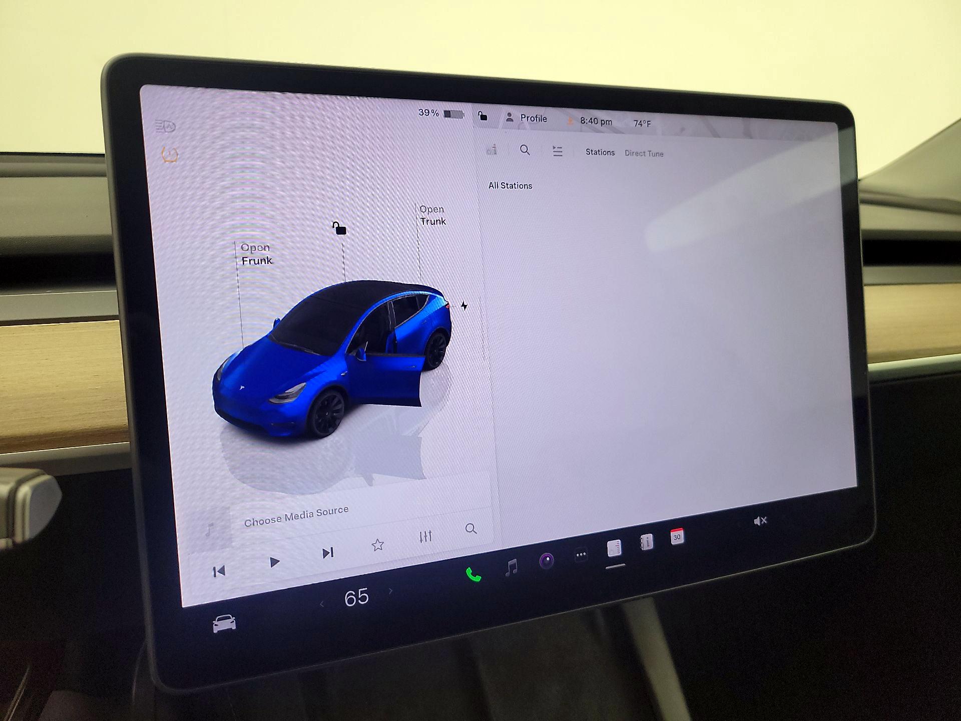 Thumbnail: 2022 Tesla Model Y - 15