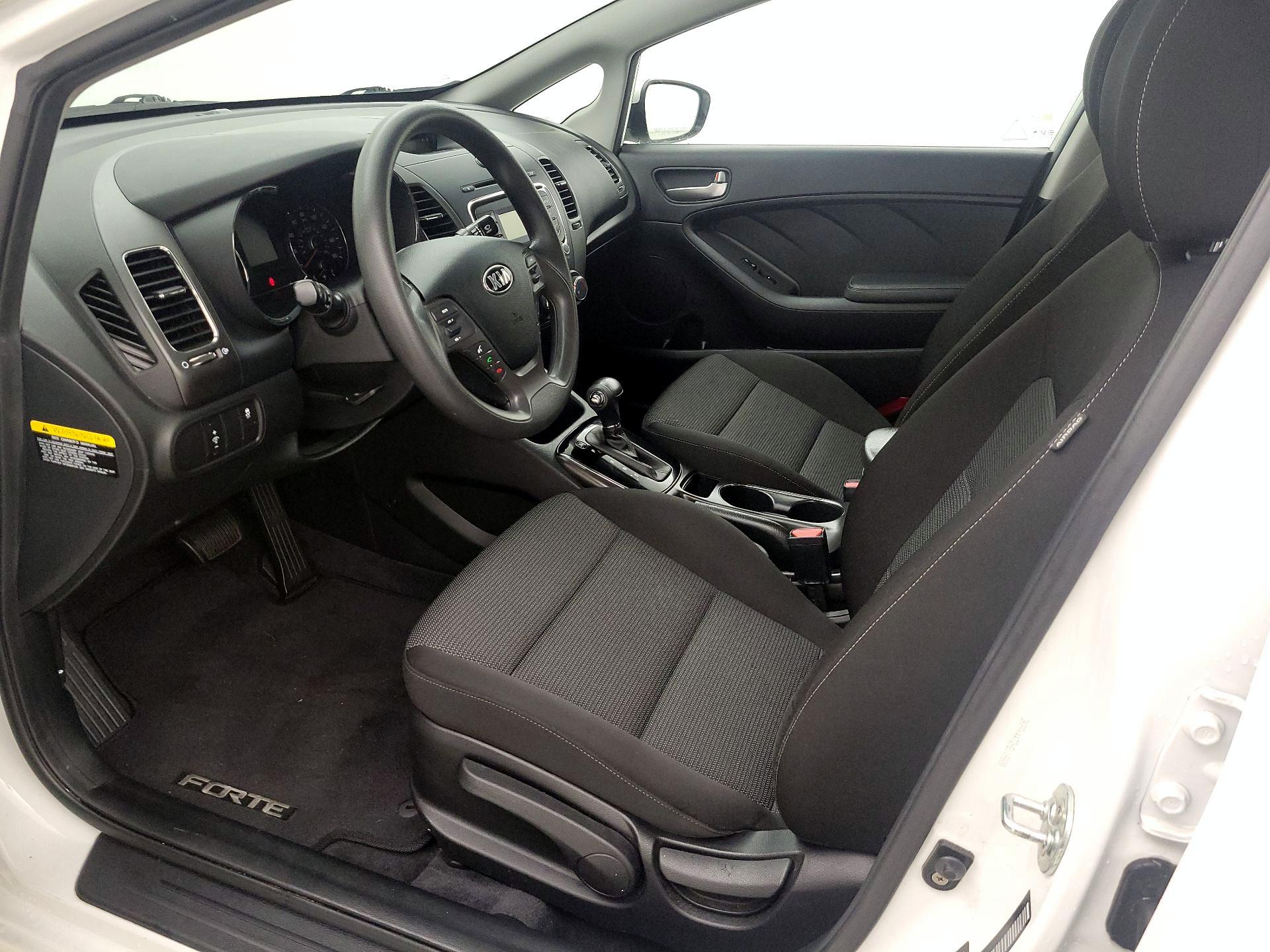 Thumbnail: 2017 Kia Forte - 11