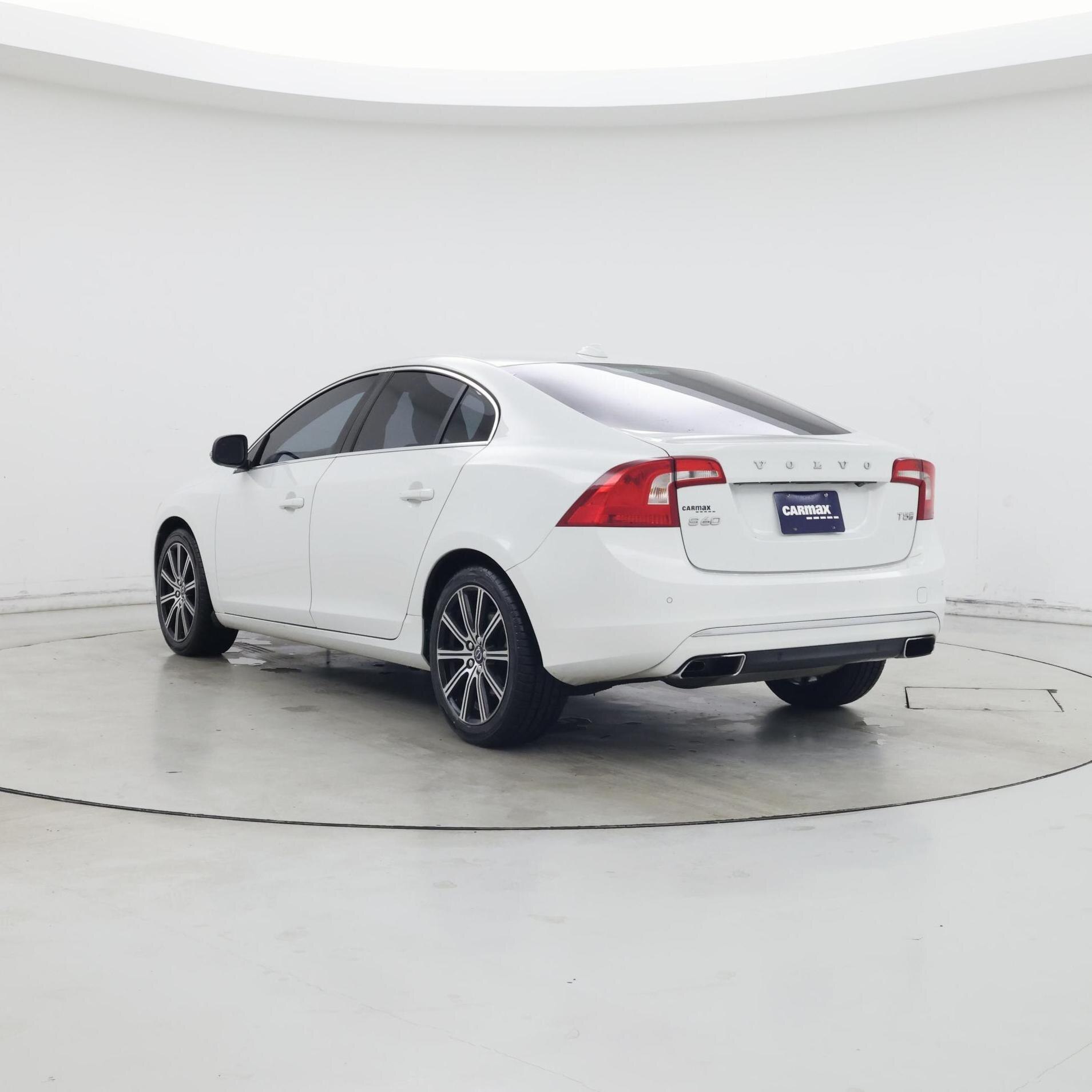 Thumbnail: 2018 Volvo S60 - 2