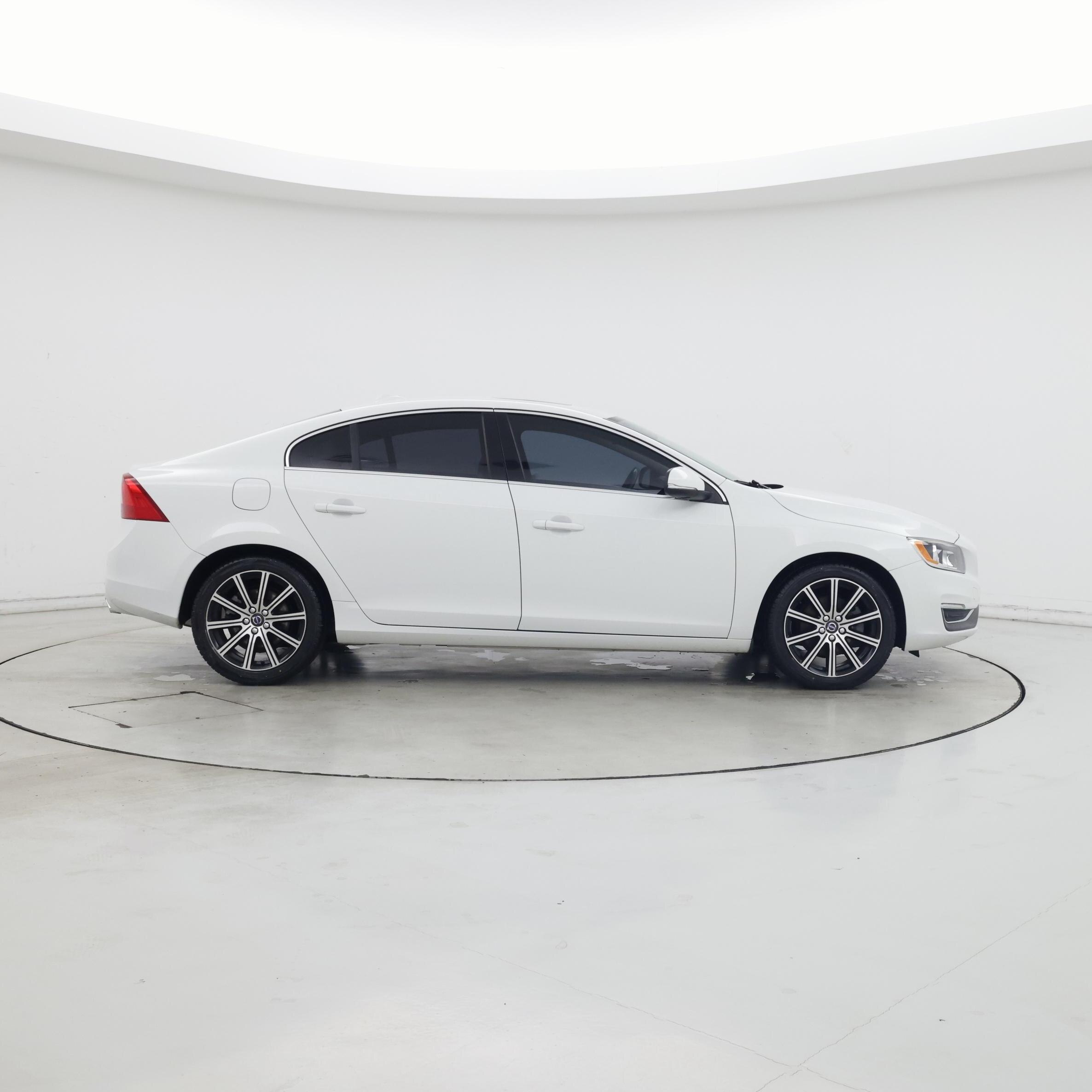 Thumbnail: 2018 Volvo S60 - 7