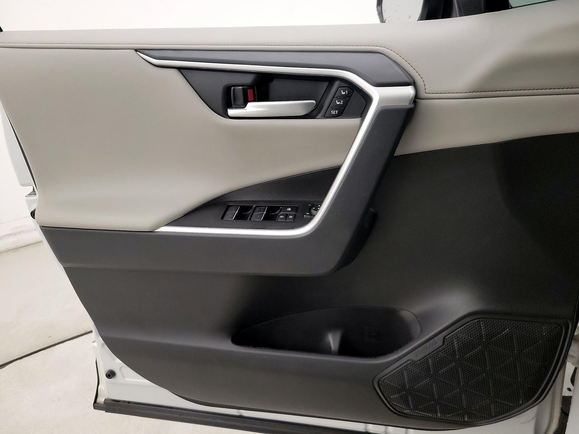 Thumbnail: 2024 Toyota RAV4 - 12