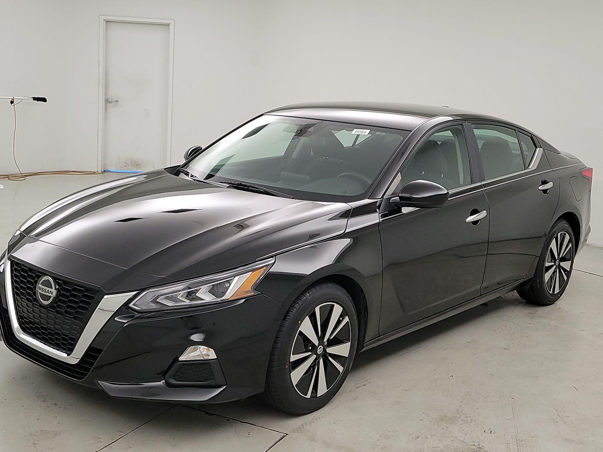 Thumbnail: 2022 Nissan Altima - 3