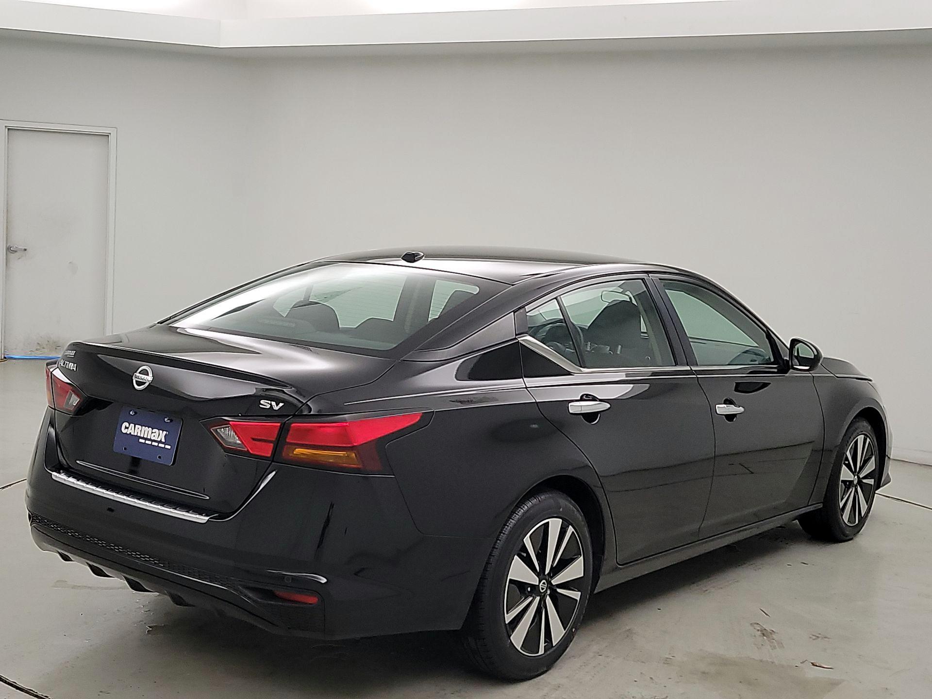 Thumbnail: 2022 Nissan Altima - 5