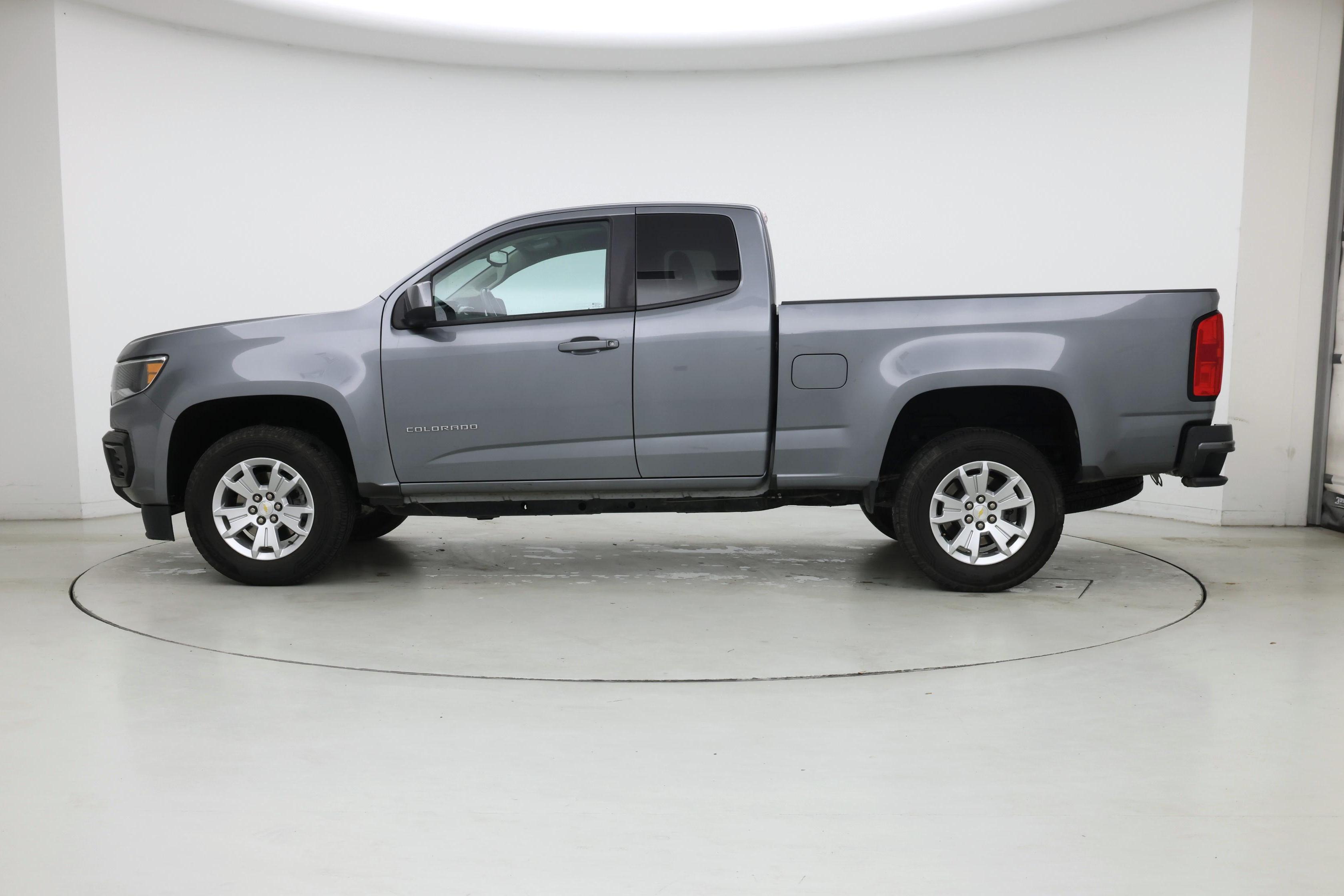 Thumbnail: 2022 Chevrolet Colorado - 3