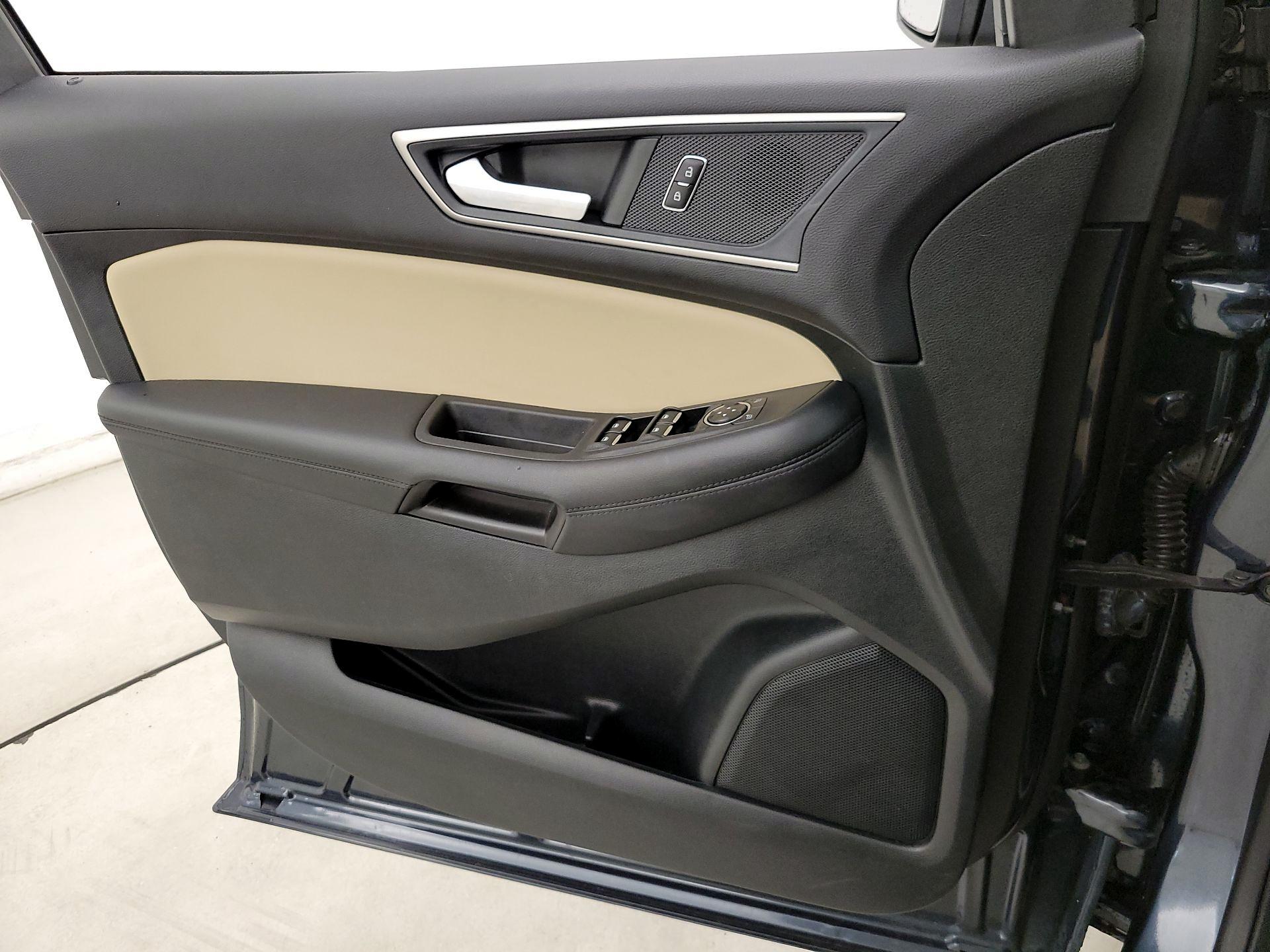Thumbnail: 2022 Ford Edge - 12