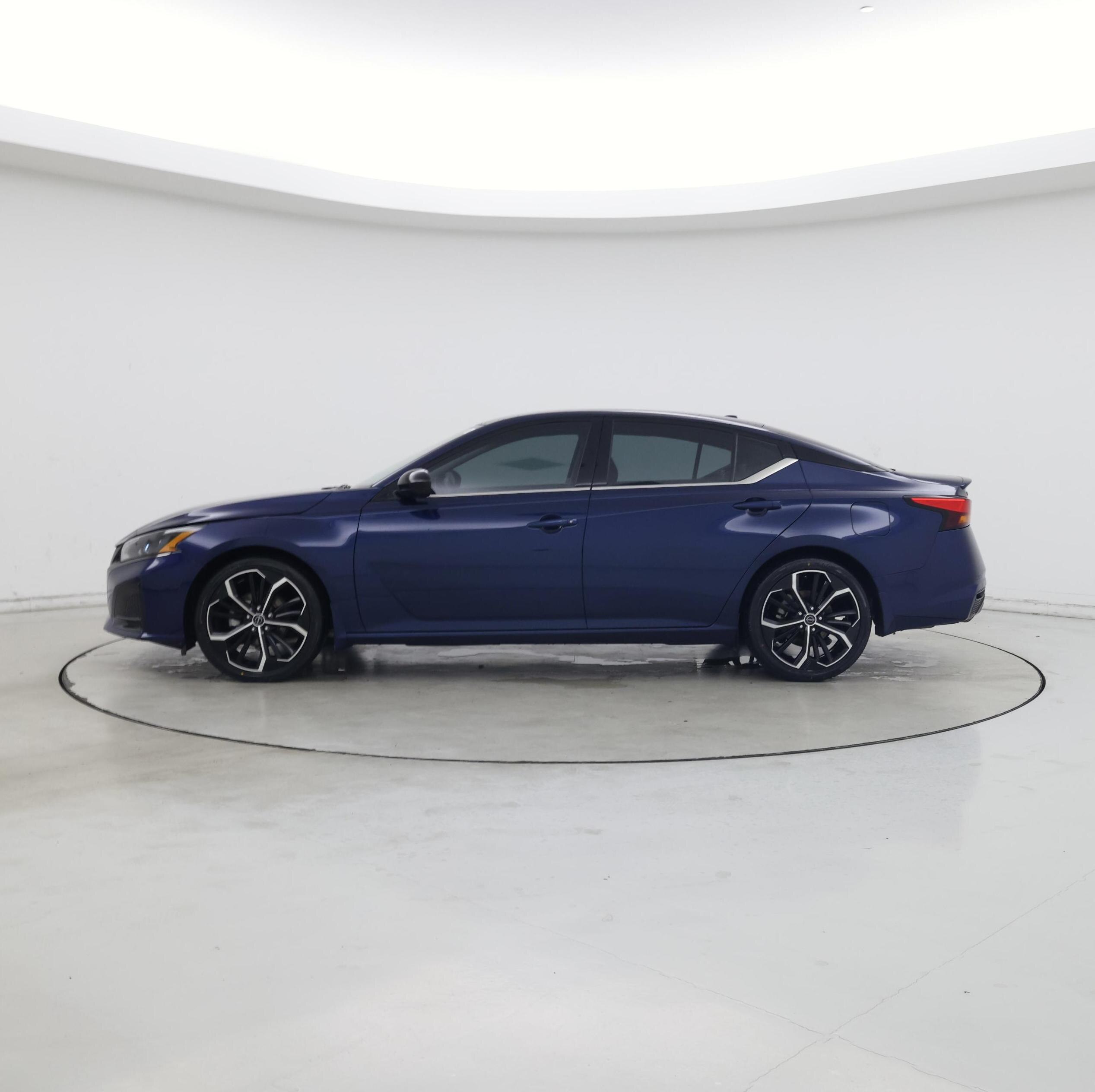 Thumbnail: 2023 Nissan Altima - 3