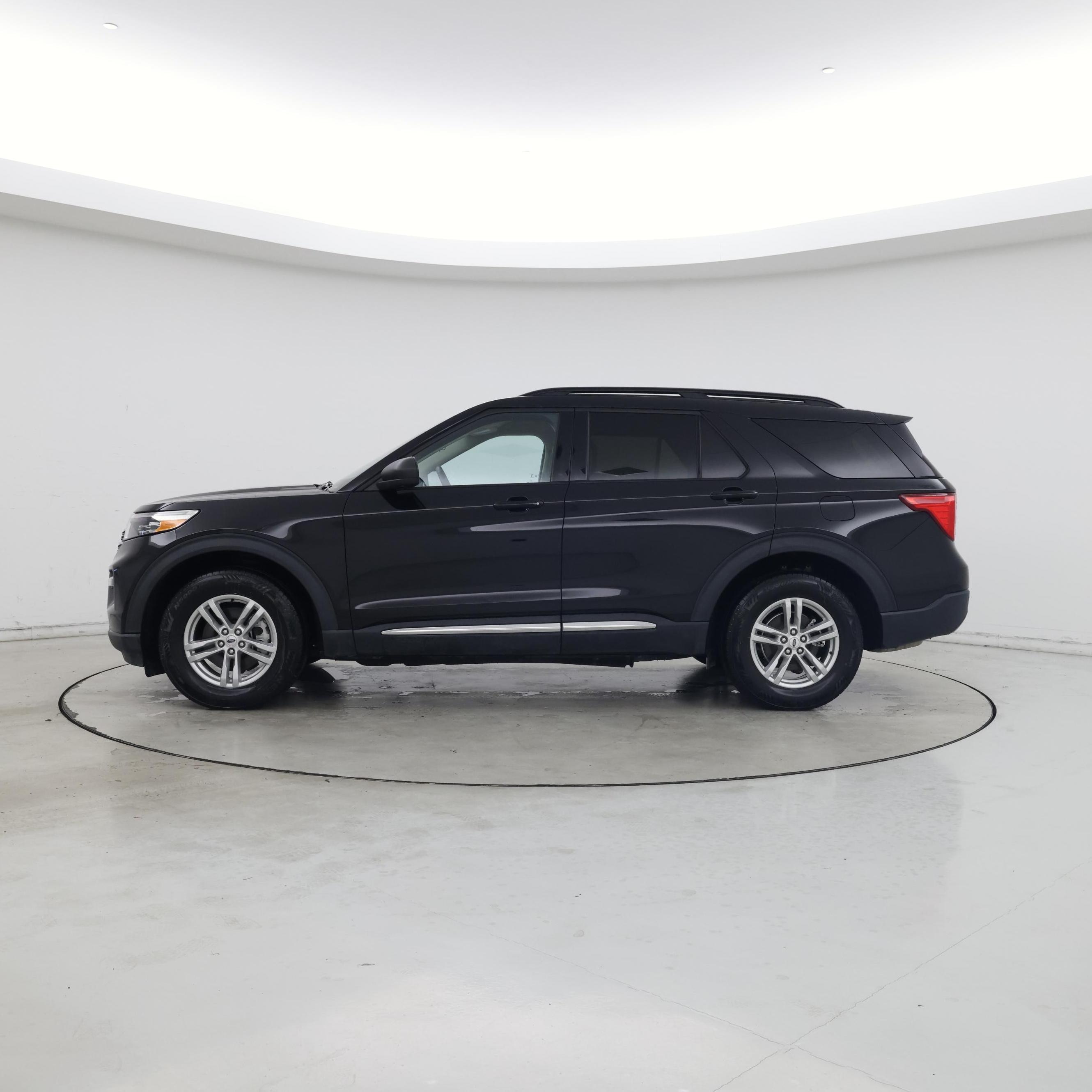 Thumbnail: 2023 Ford Explorer - 3