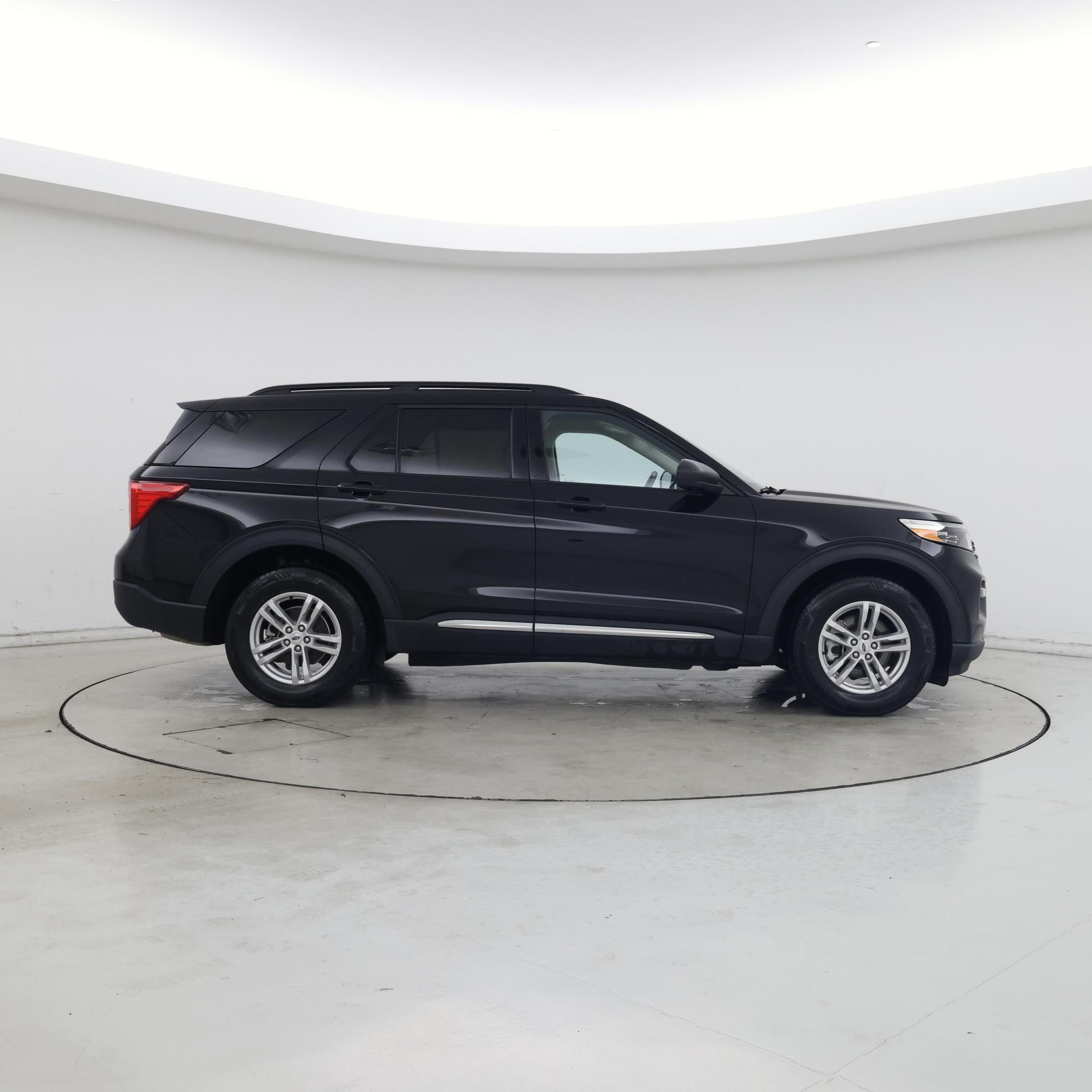 Thumbnail: 2023 Ford Explorer - 7