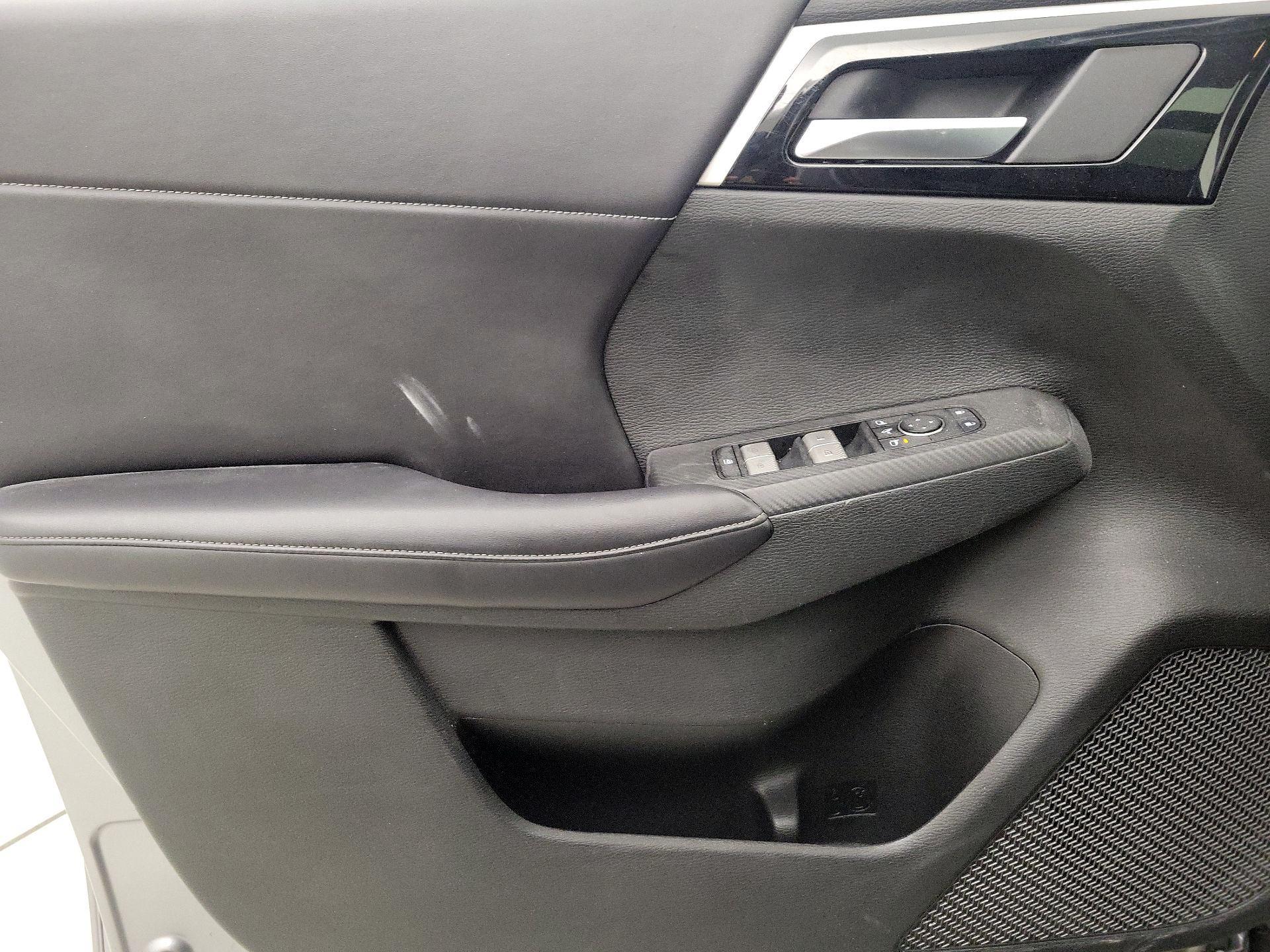 Thumbnail: 2023 Mitsubishi Outlander - 12