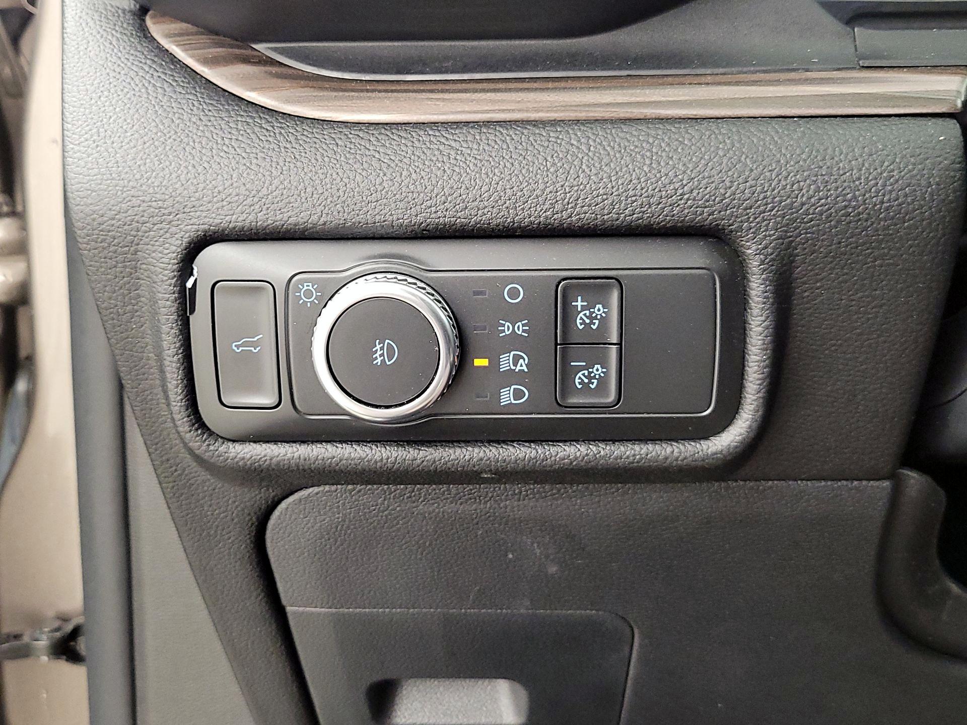 Thumbnail: 2021 Ford Explorer - 13