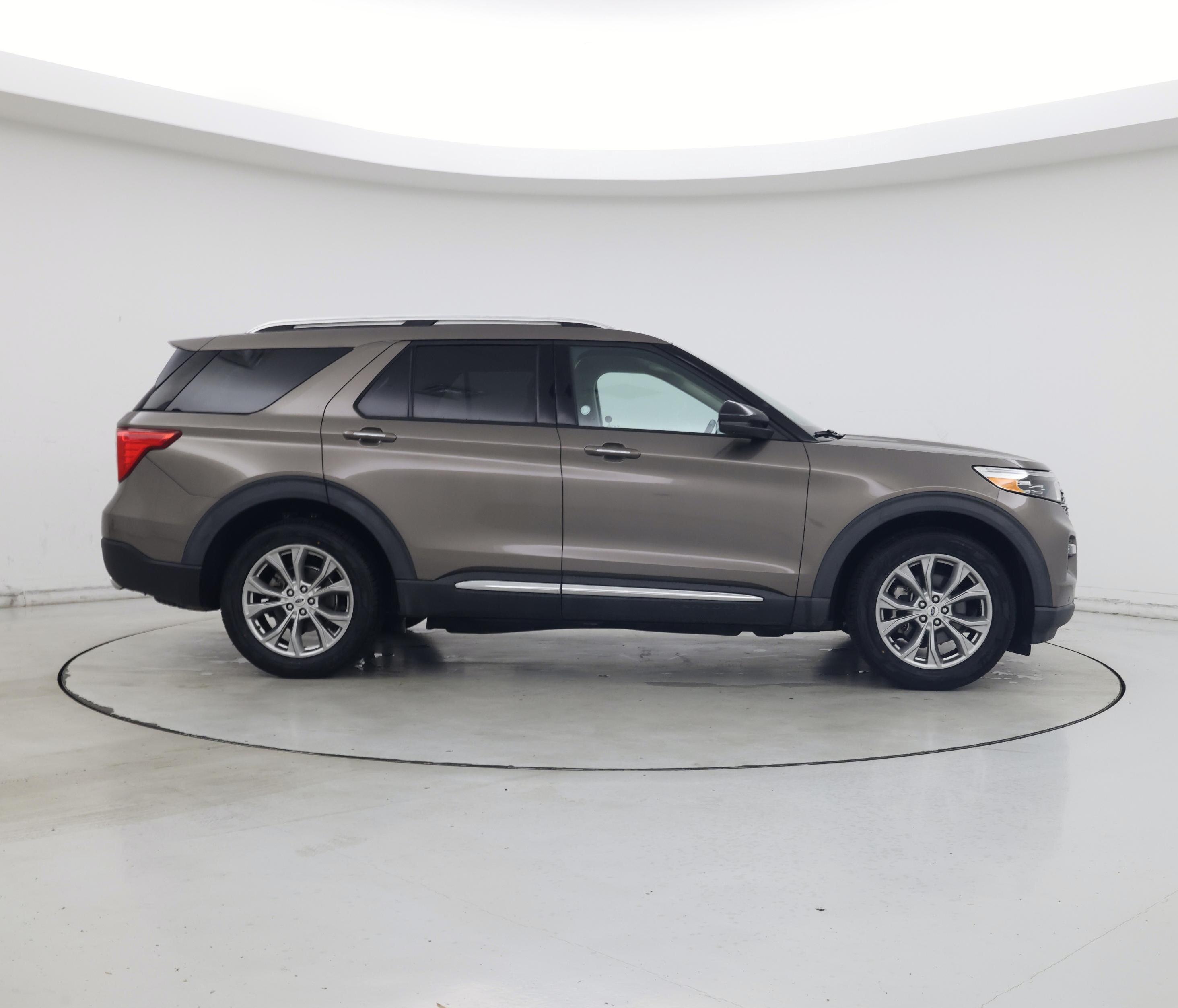 Thumbnail: 2021 Ford Explorer - 7