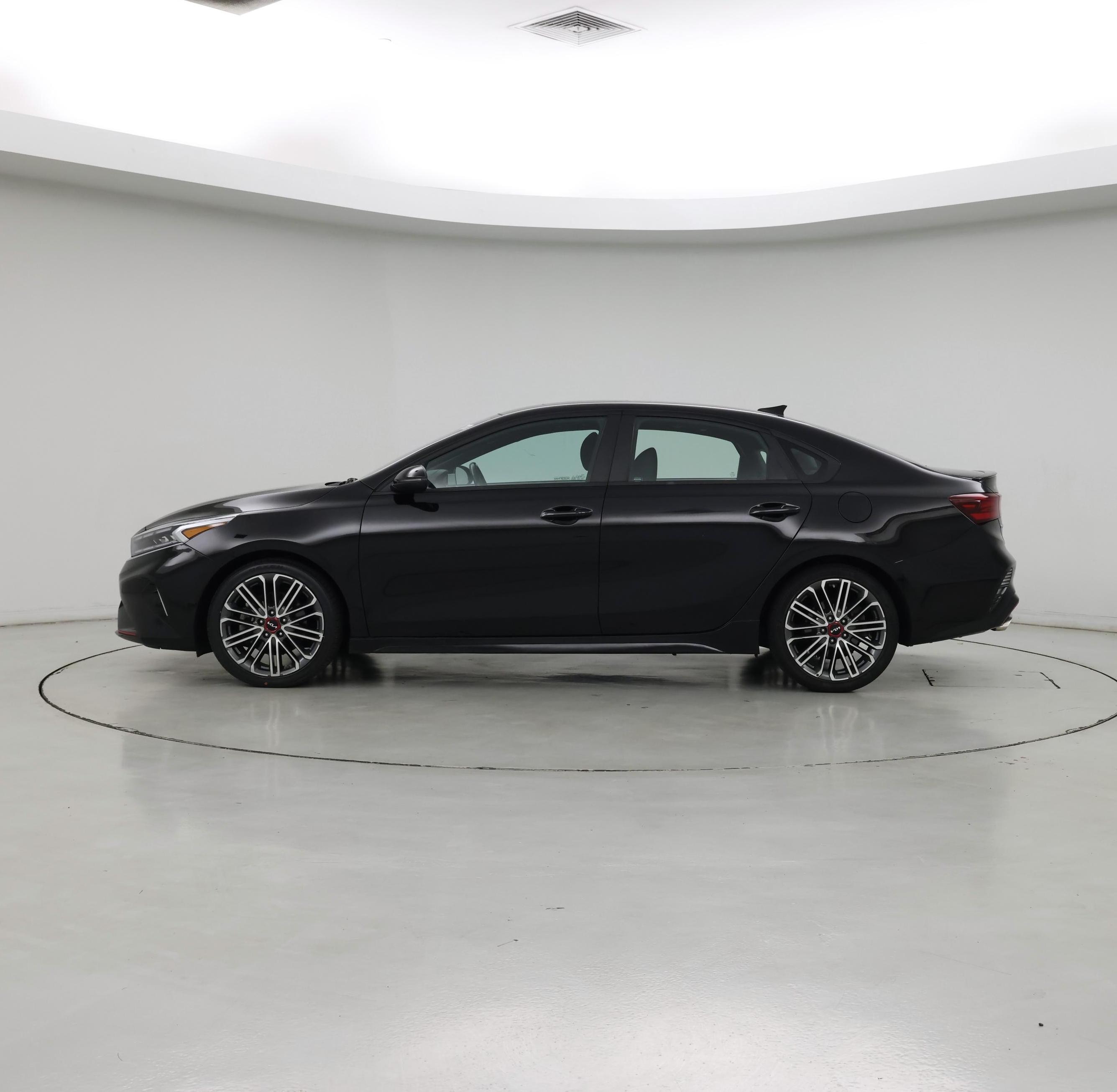 Thumbnail: 2023 Kia Forte - 3