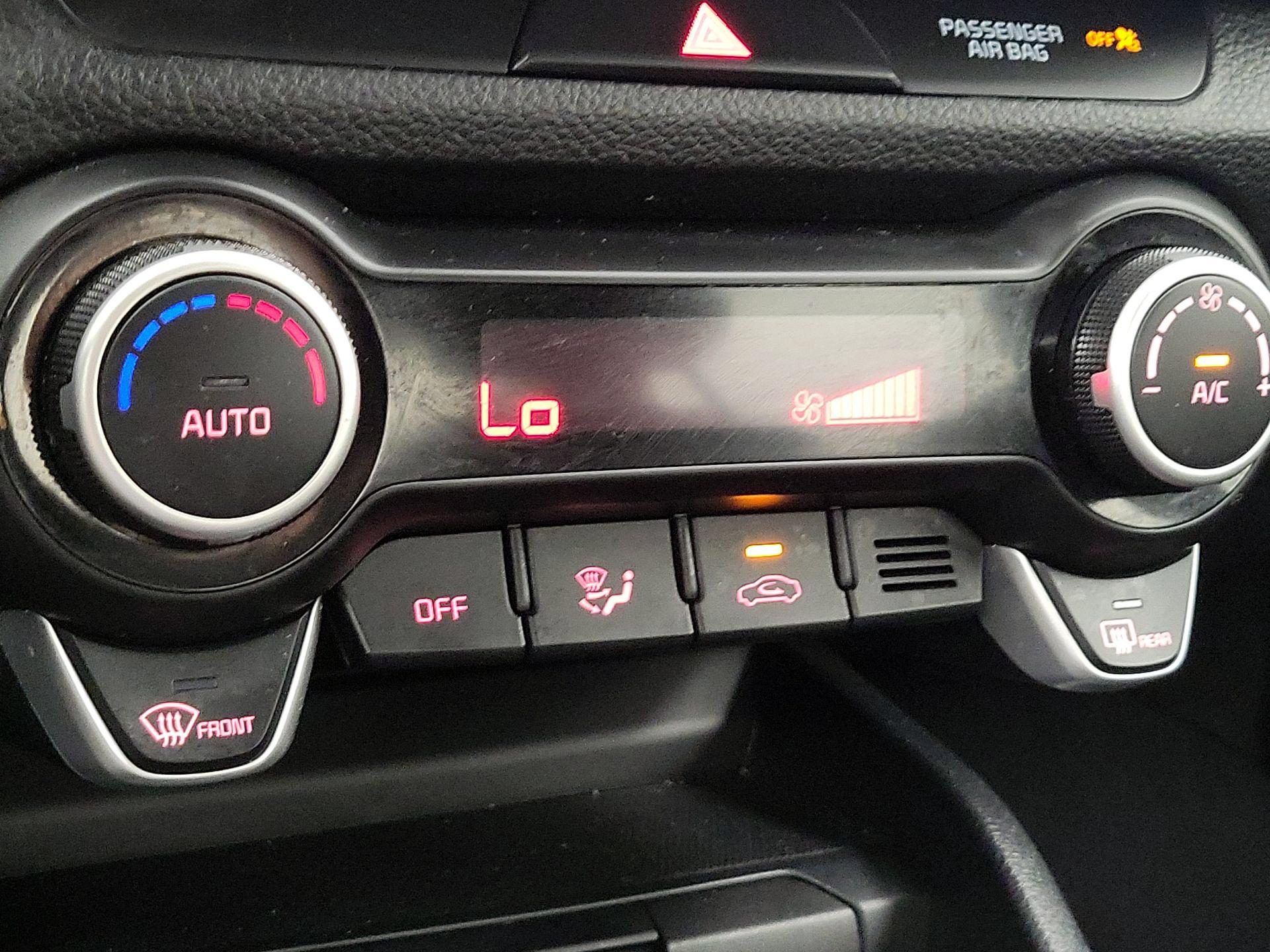 Thumbnail: 2023 Kia Rio - 16