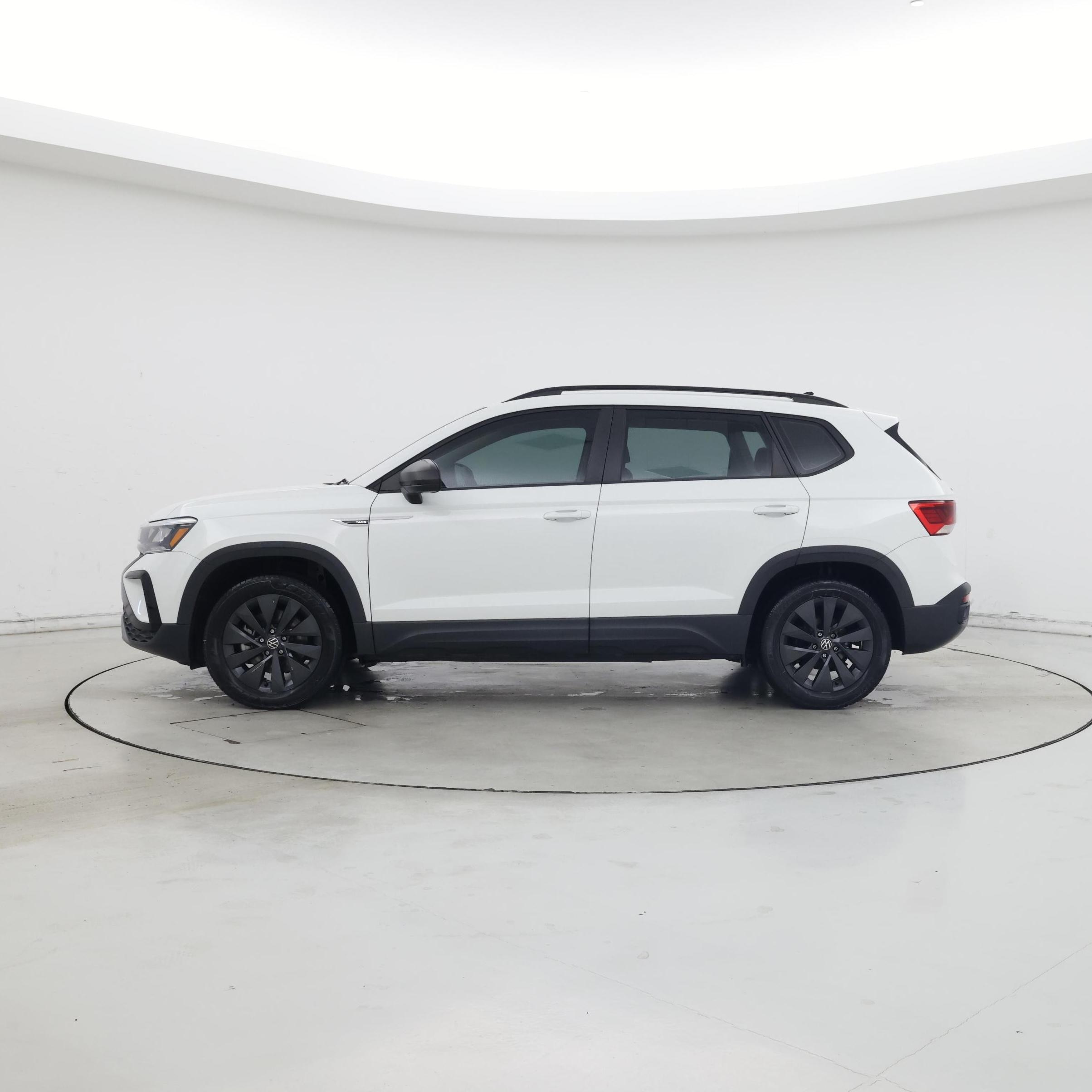 Thumbnail: 2022 Volkswagen Taos - 3