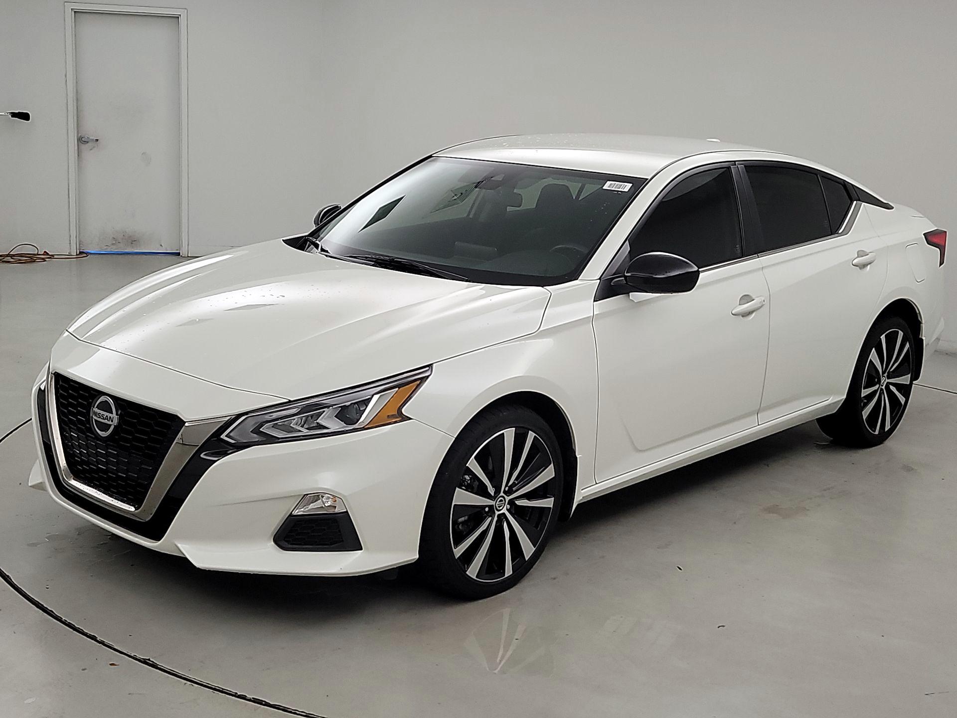 Thumbnail: 2022 Nissan Altima - 3