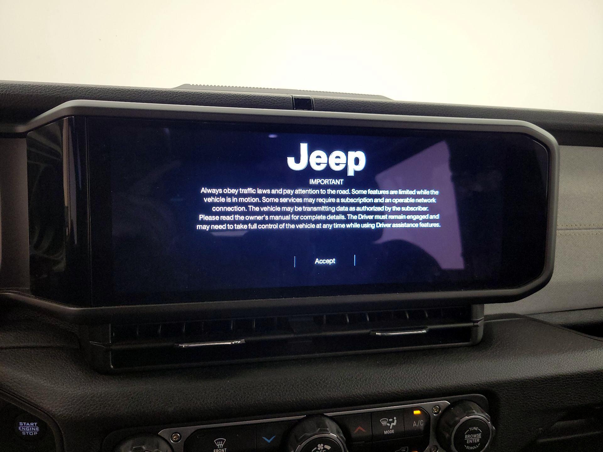 Thumbnail: 2025 Jeep Wrangler - 15