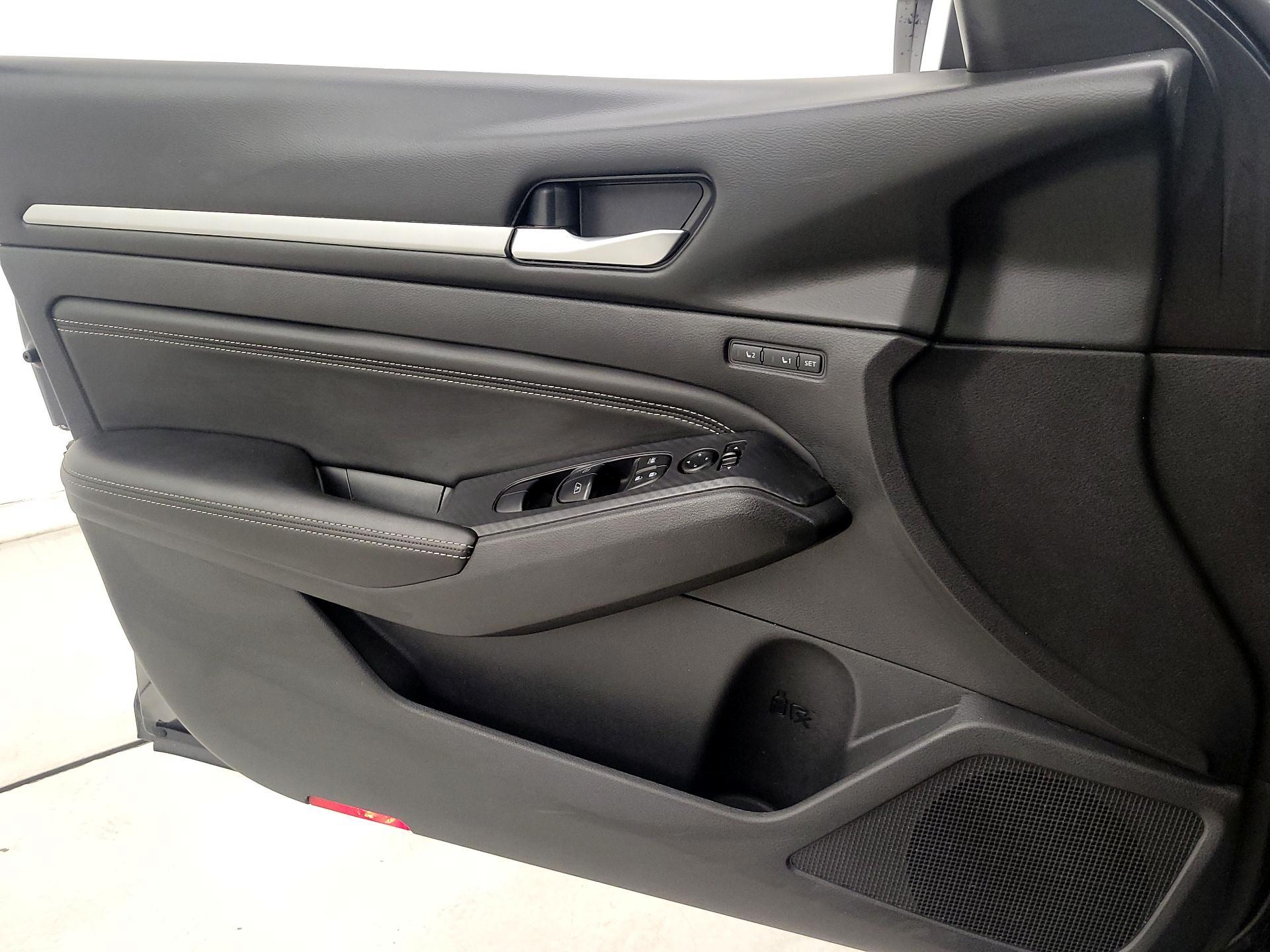 Thumbnail: 2019 Nissan Altima - 12