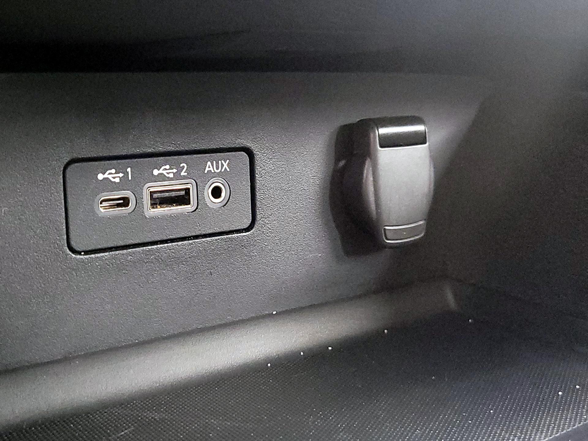 Thumbnail: 2019 Nissan Altima - 19