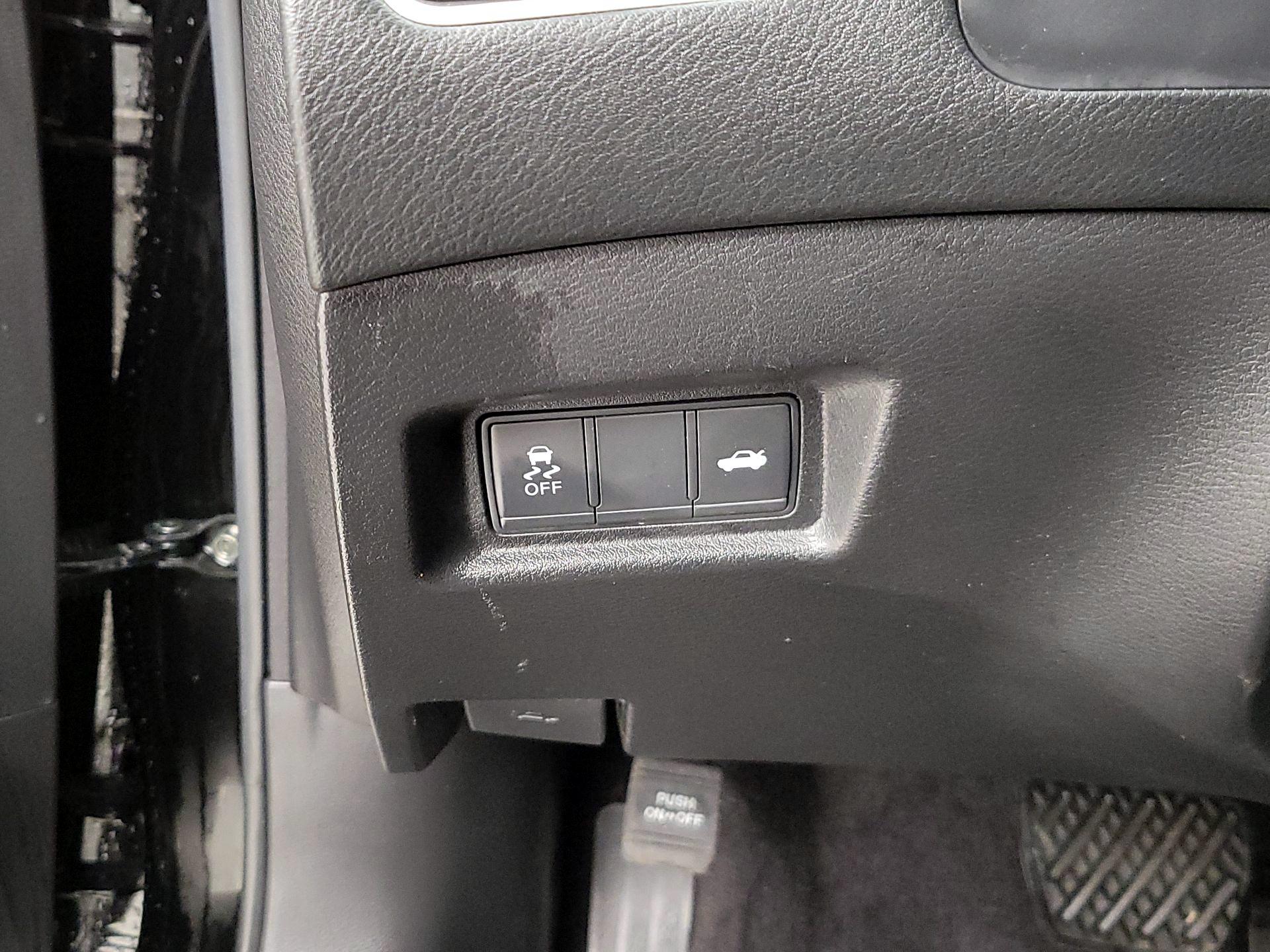 Thumbnail: 2019 INFINITI Q50 - 13