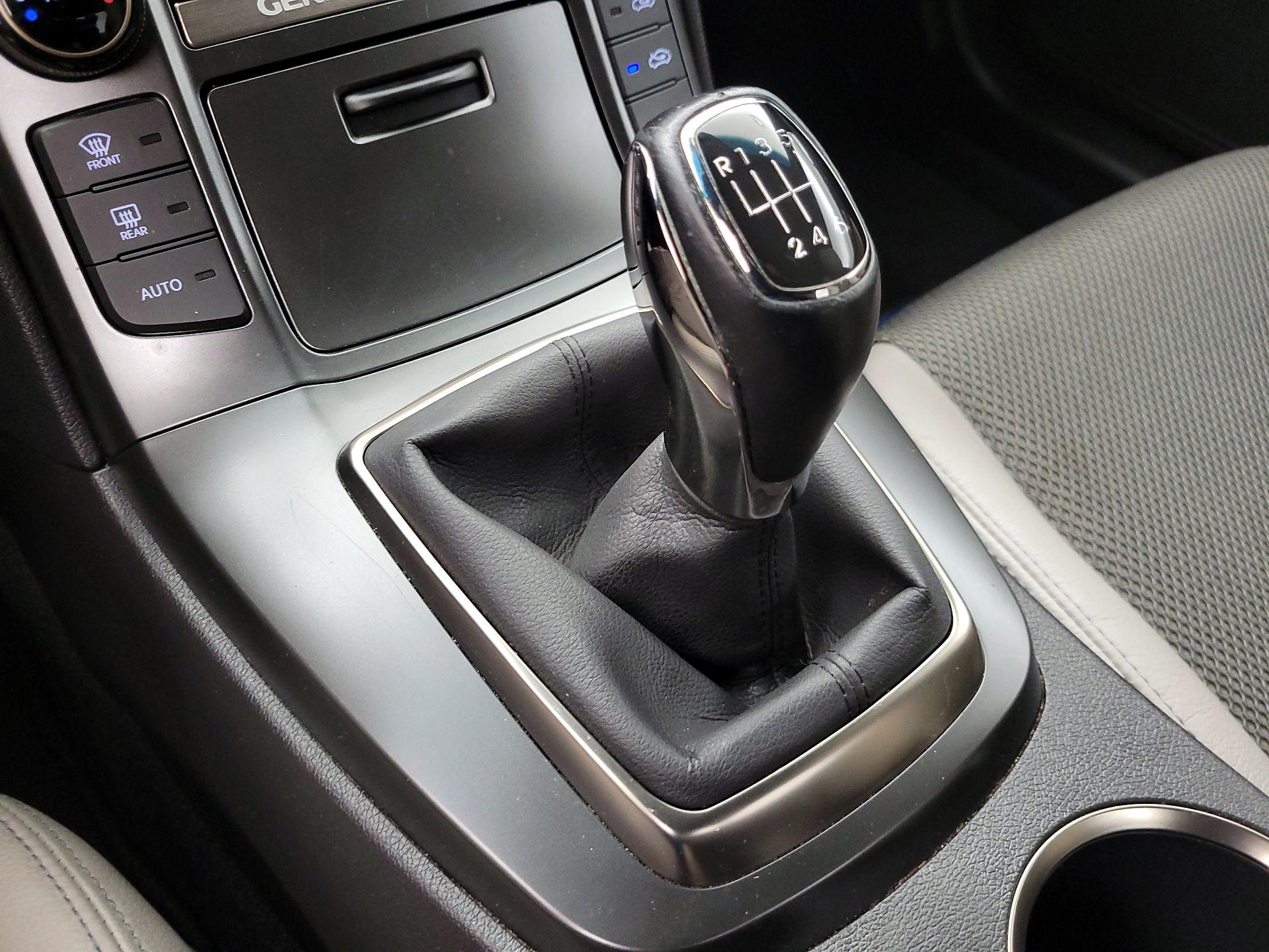 Thumbnail: 2015 Hyundai Genesis - 16