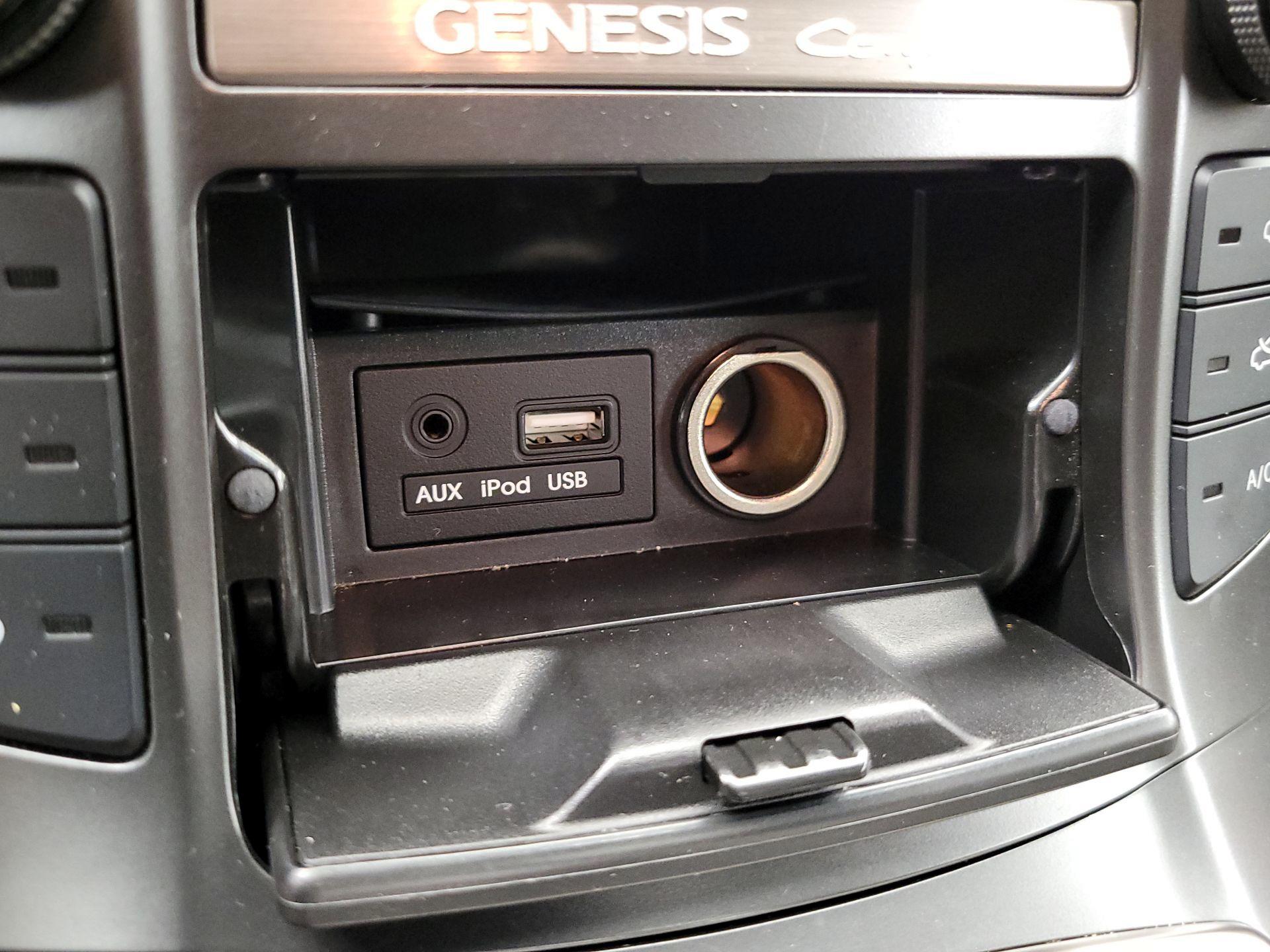 Thumbnail: 2015 Hyundai Genesis - 17