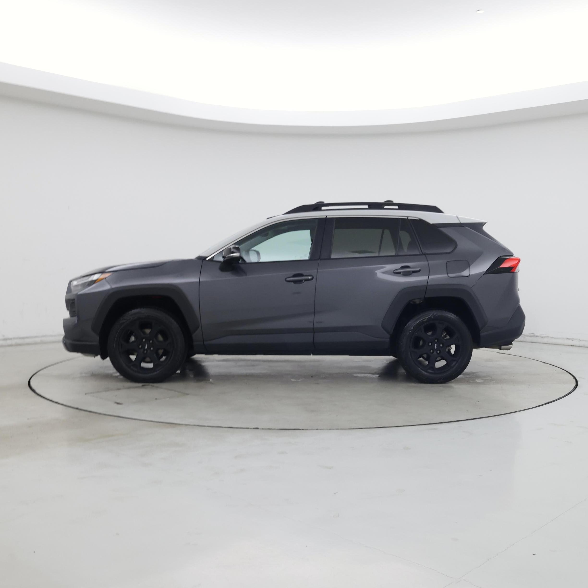 Thumbnail: 2022 Toyota RAV4 - 3