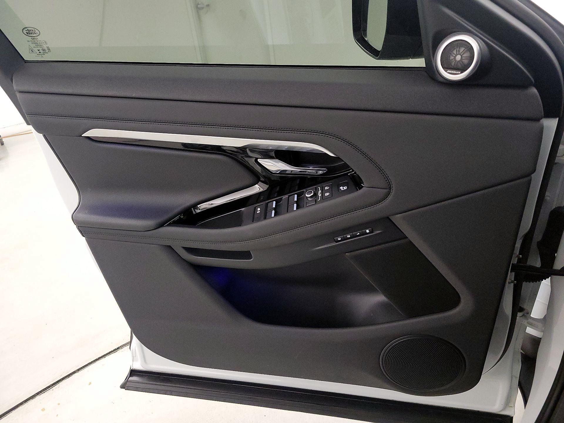 Thumbnail: 2022 Land Rover Range Rover Evoque - 12