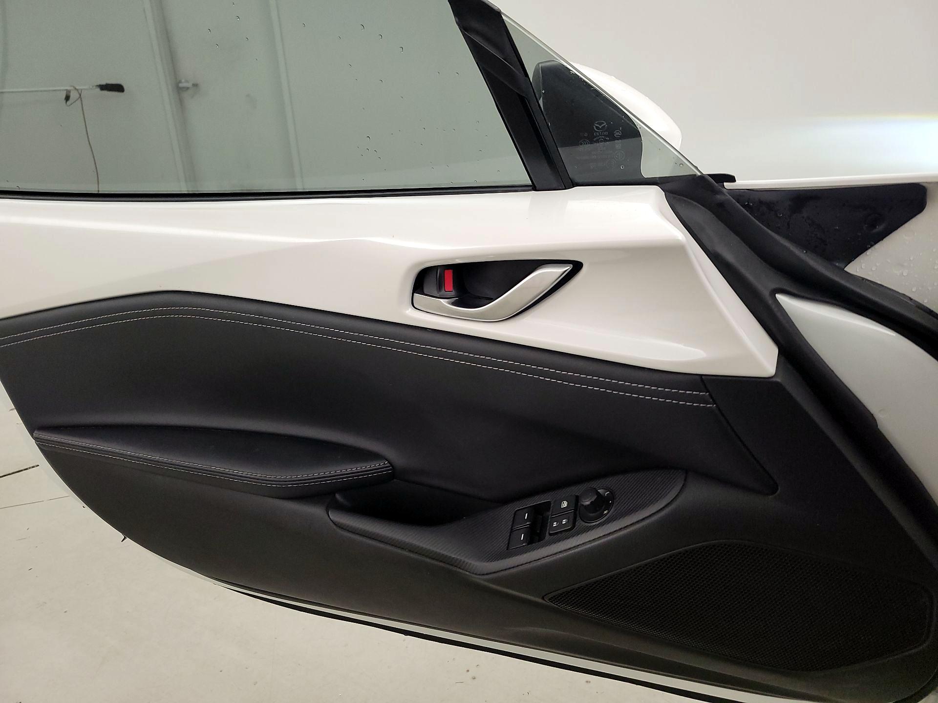 Thumbnail: 2020 Mazda MX-5 Miata - 10