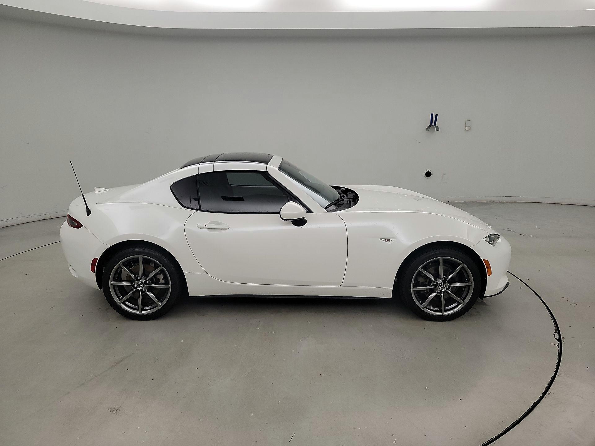 Thumbnail: 2020 Mazda MX-5 Miata - 4