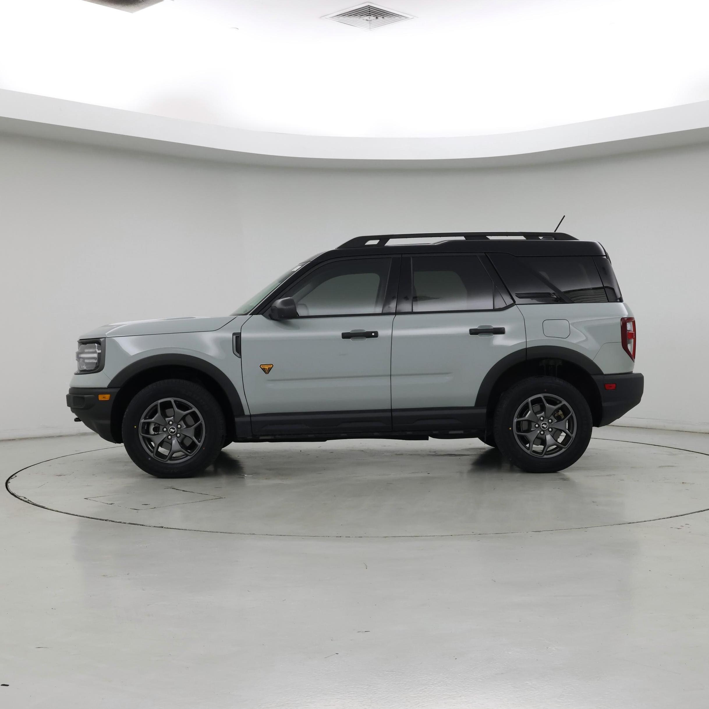 Thumbnail: 2021 Ford Bronco Sport - 3