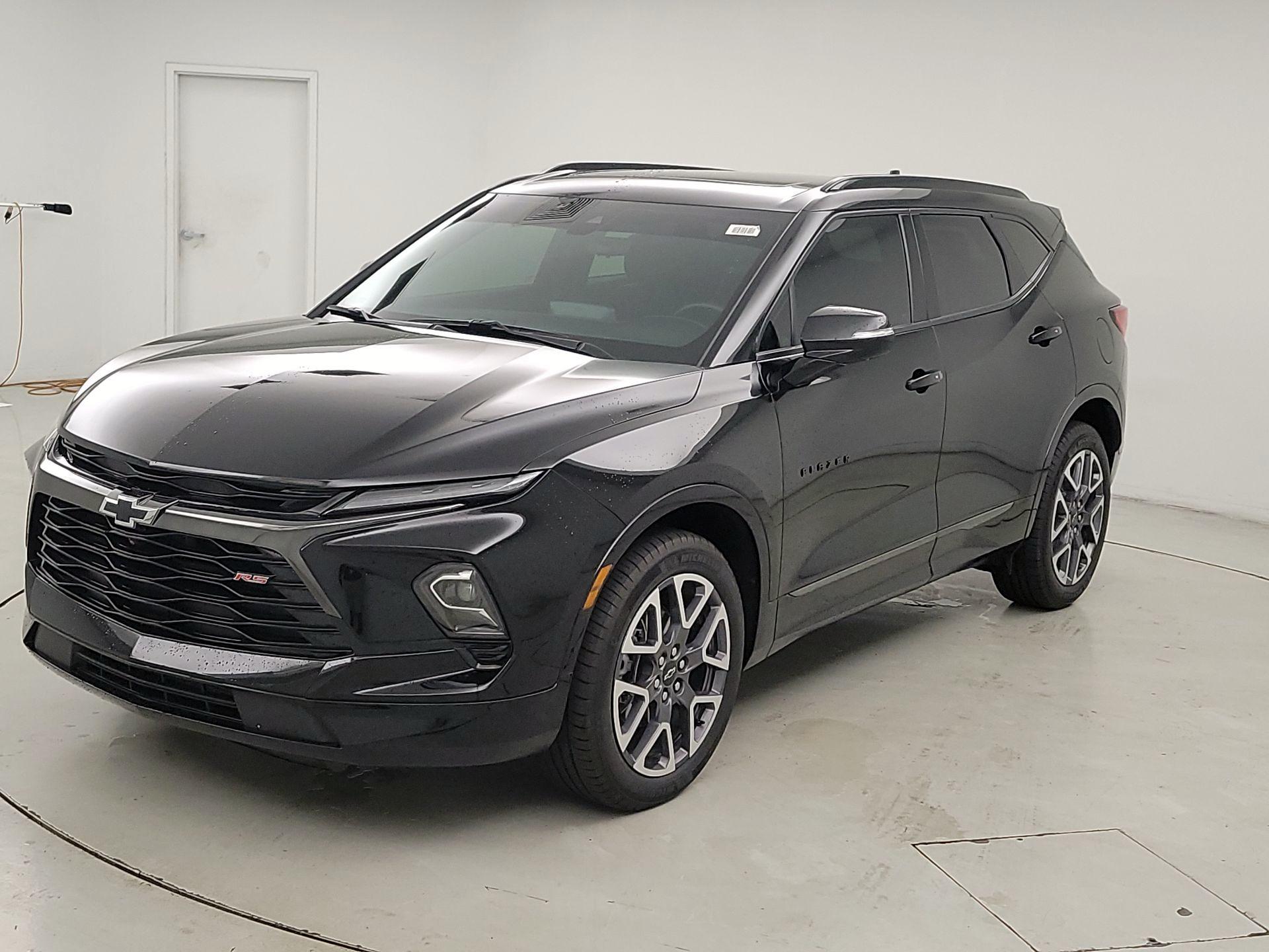 Thumbnail: 2023 Chevrolet Blazer - 3