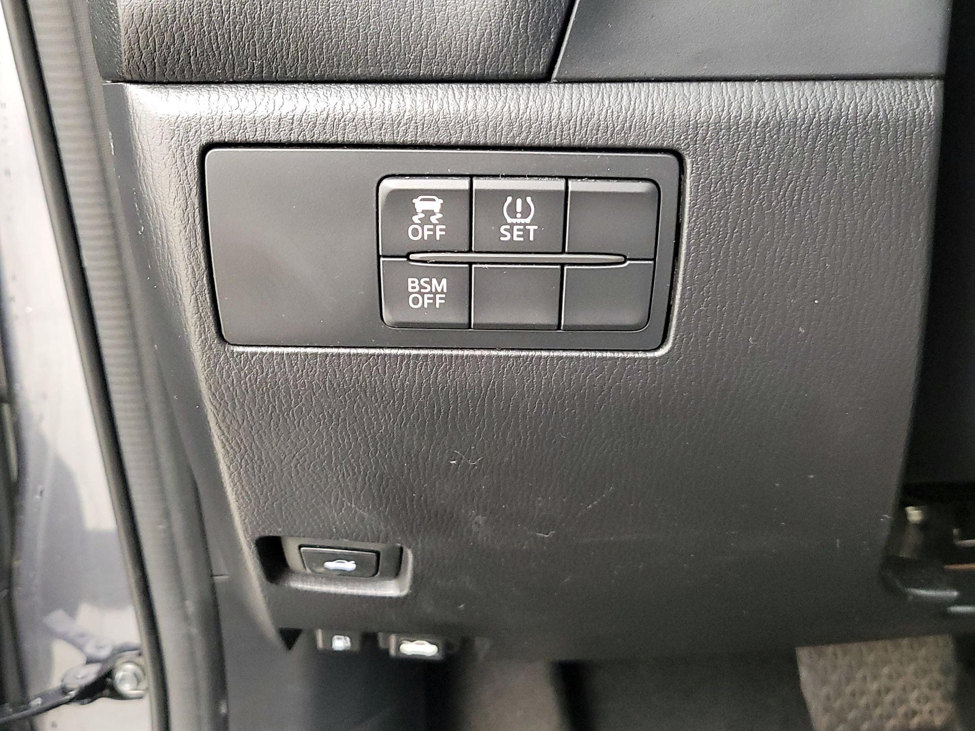 Thumbnail: 2014 Mazda Mazda3 - 13